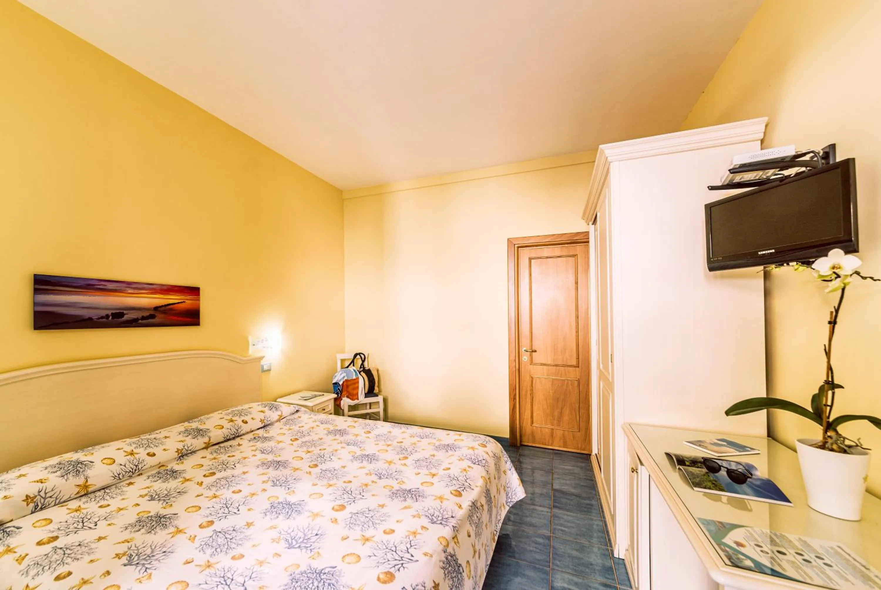 Photo of the whole room, Bed in Hotel Cava Dell'Isola