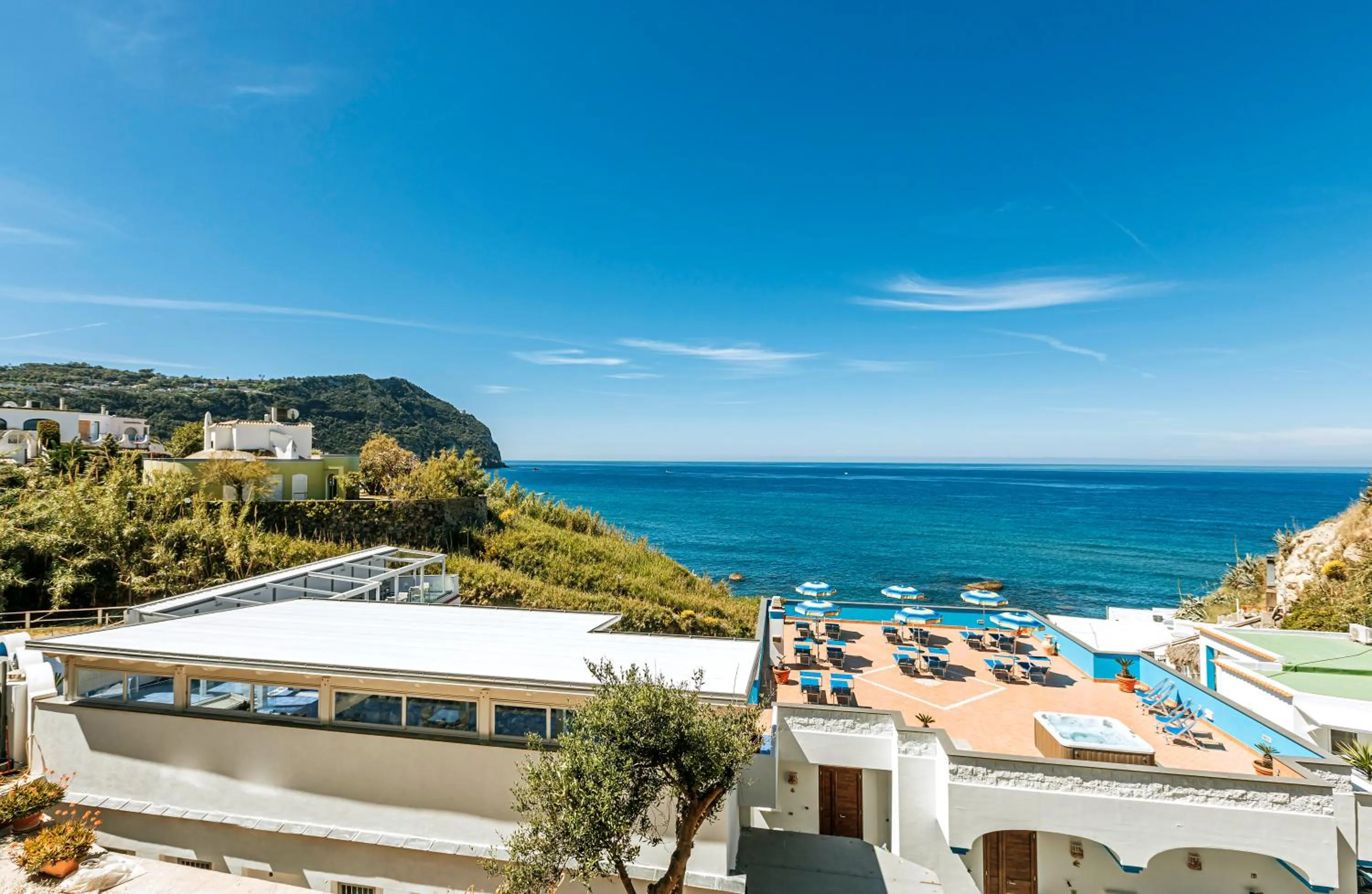 Property building in Hotel Cava Dell'Isola