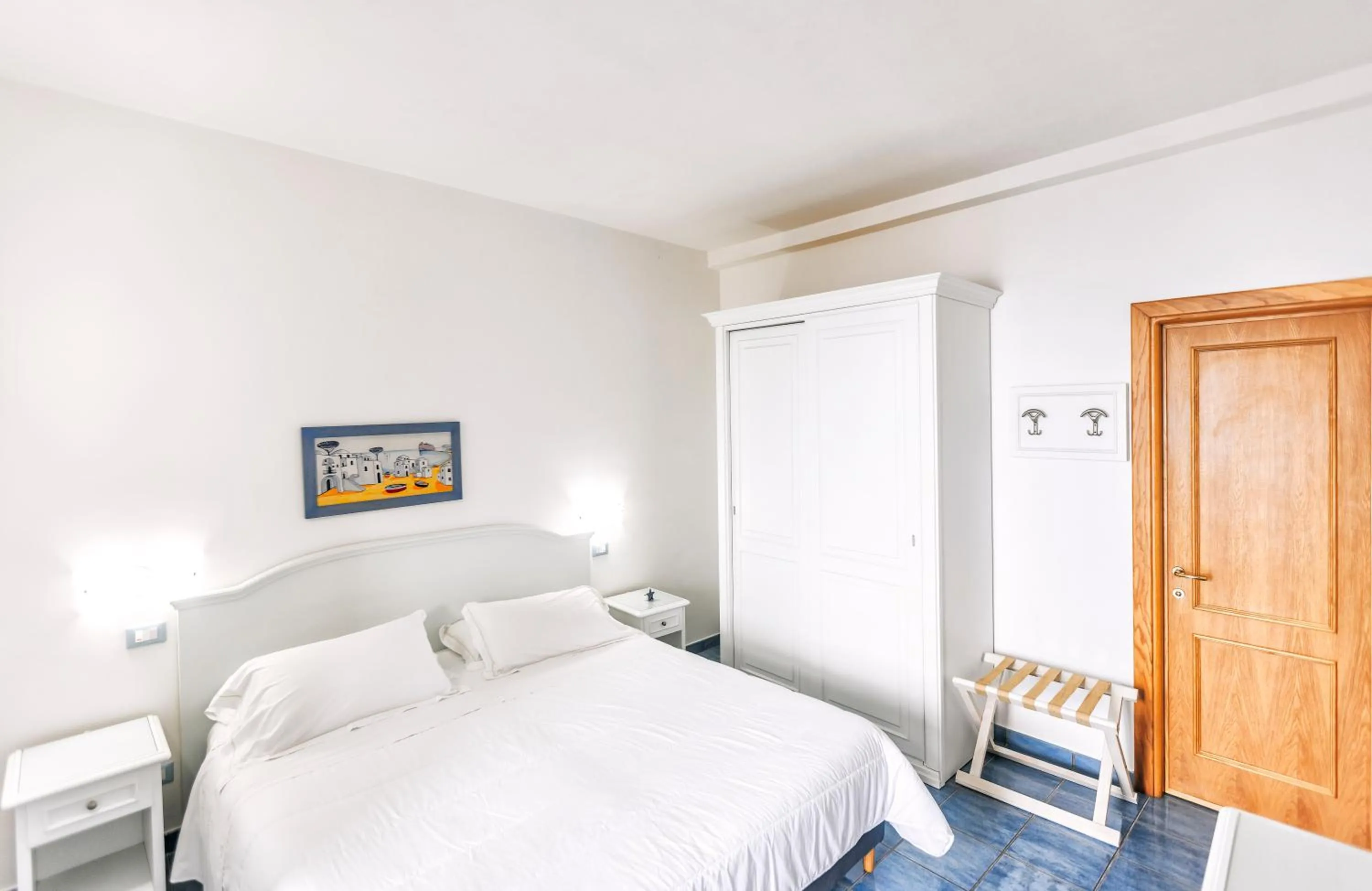 Decorative detail, Bed in Hotel Cava Dell'Isola