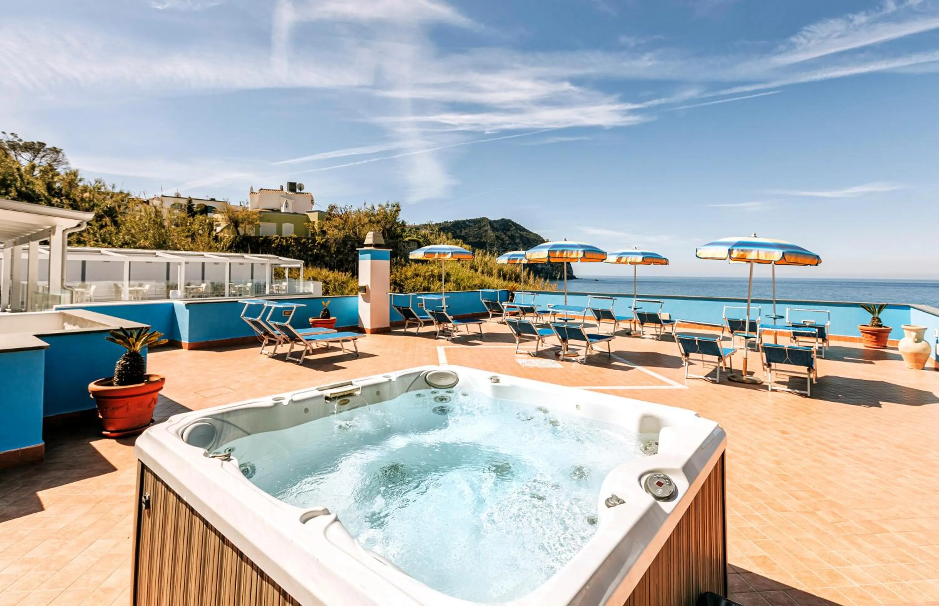 Hot Tub in Hotel Cava Dell'Isola