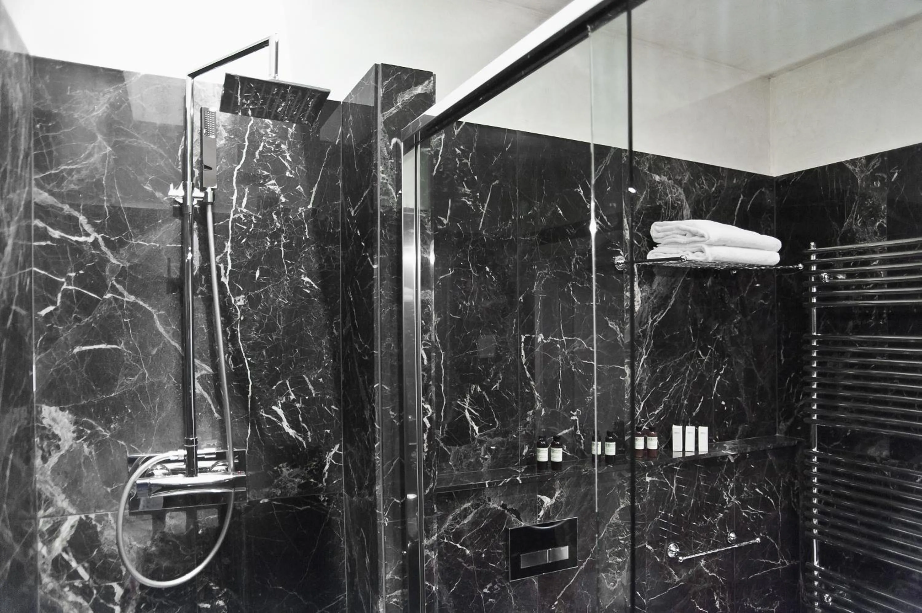 Shower in Hotel Stella Della Versilia