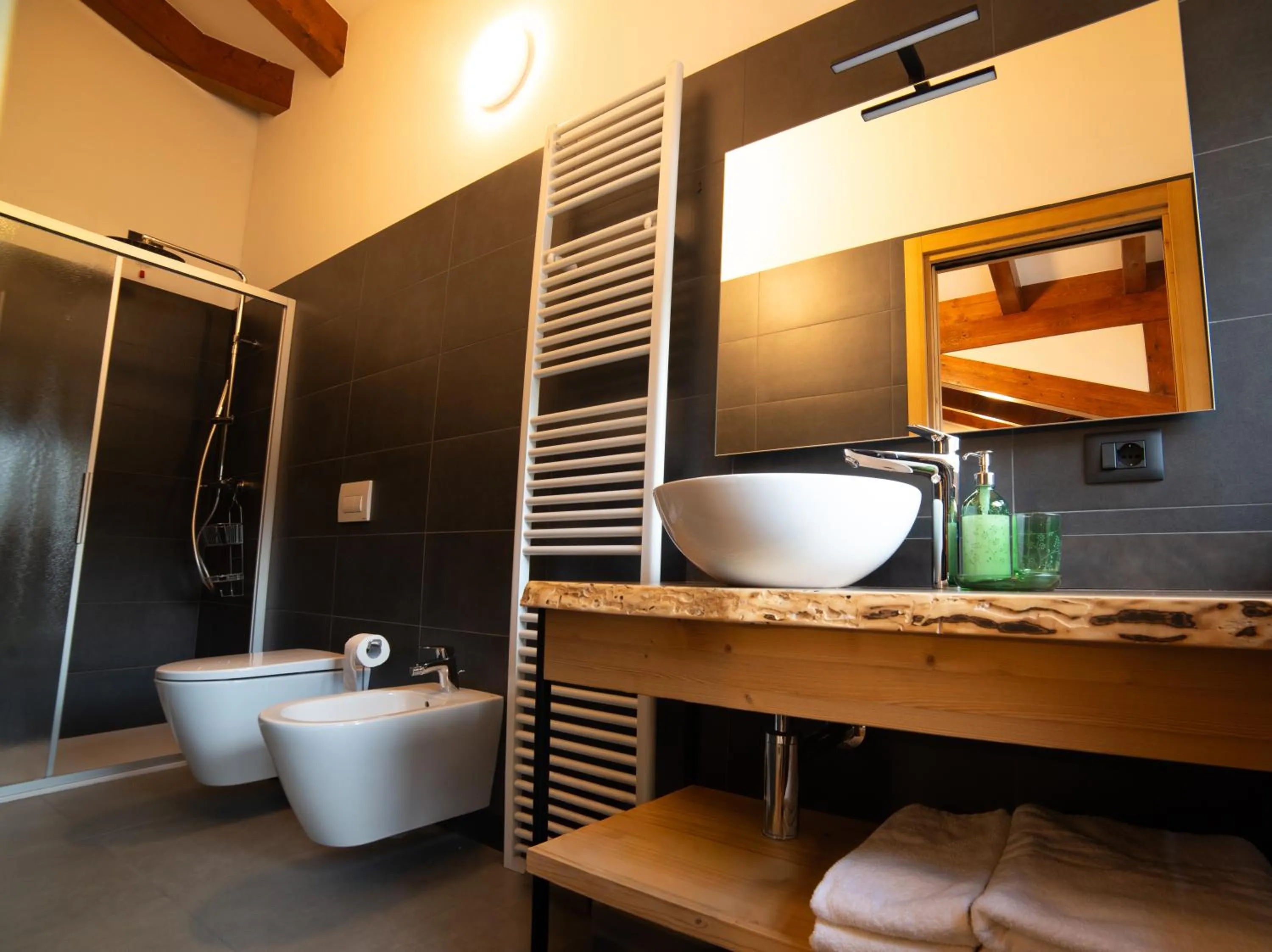 Bathroom in Hotel Santoni