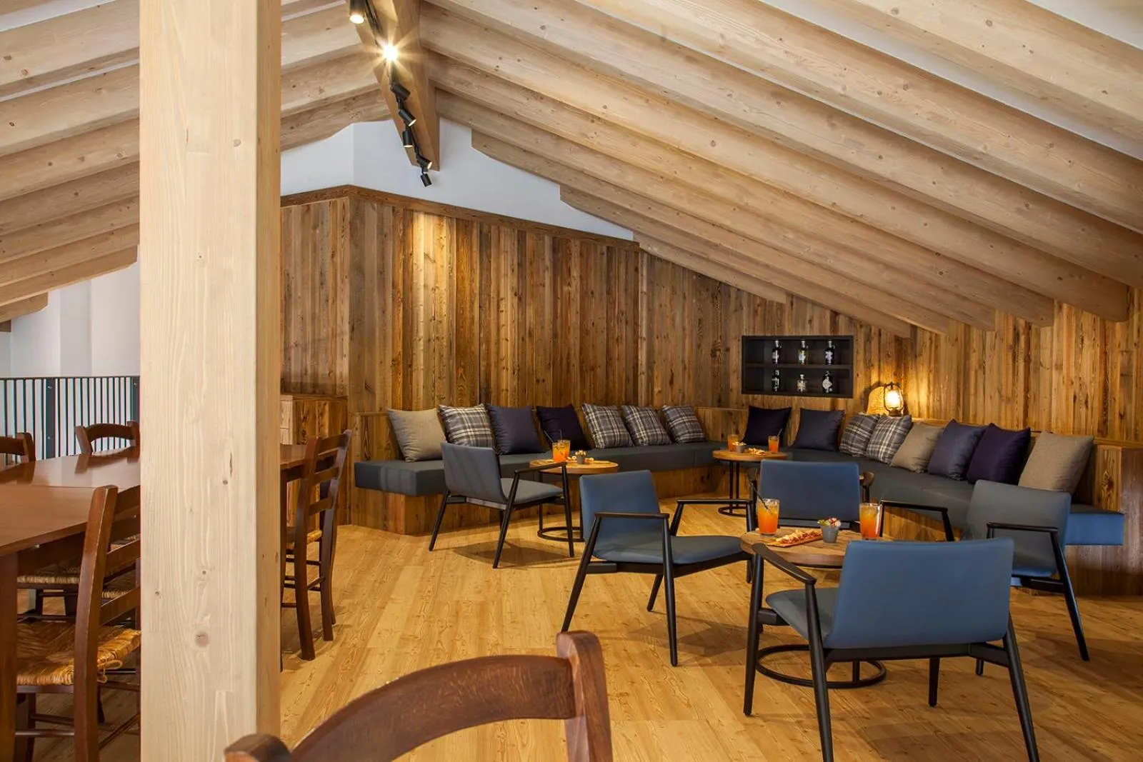 Restaurant/places to eat in Hotel Santoni