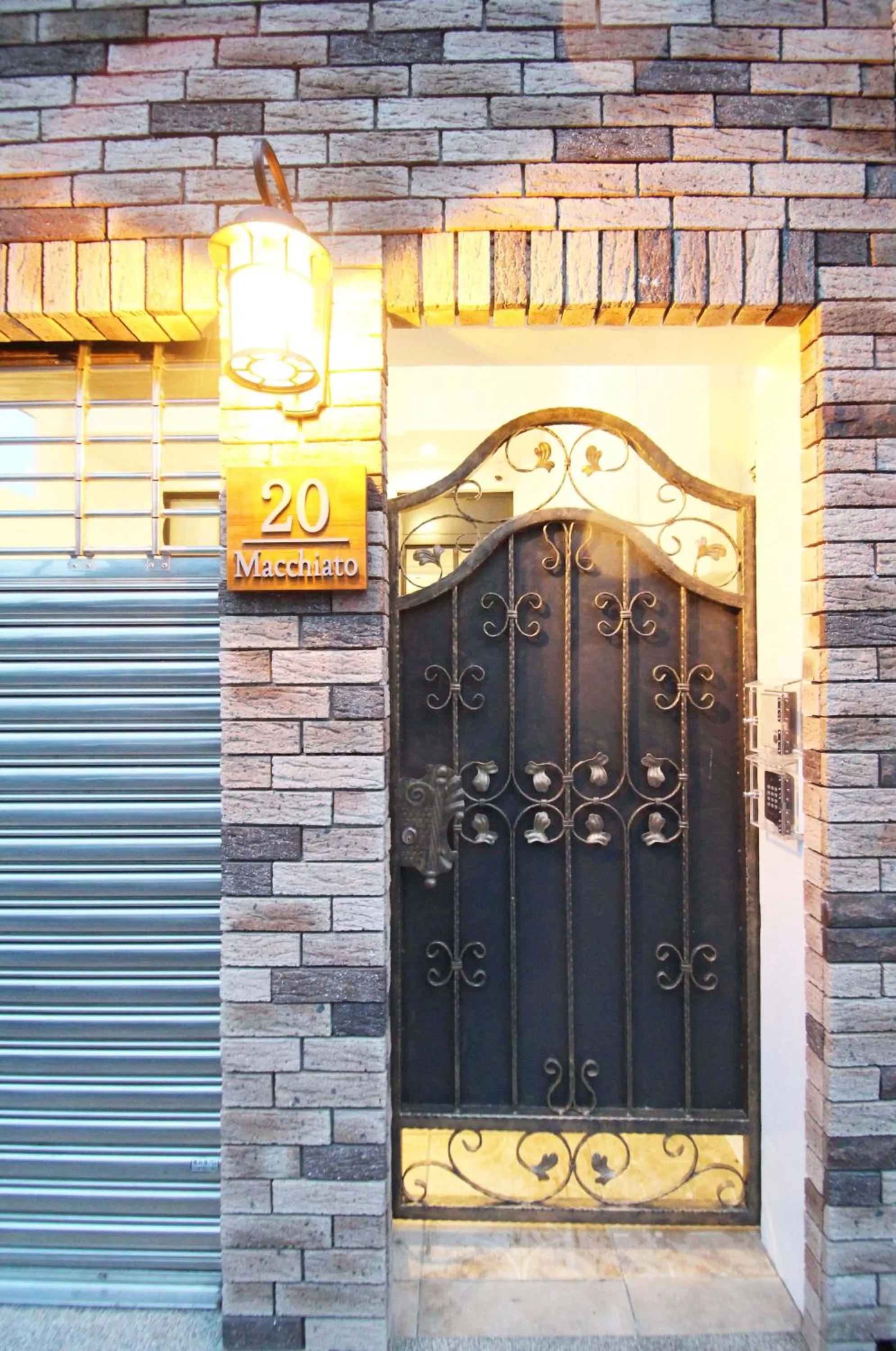 Facade/entrance in Macchiato