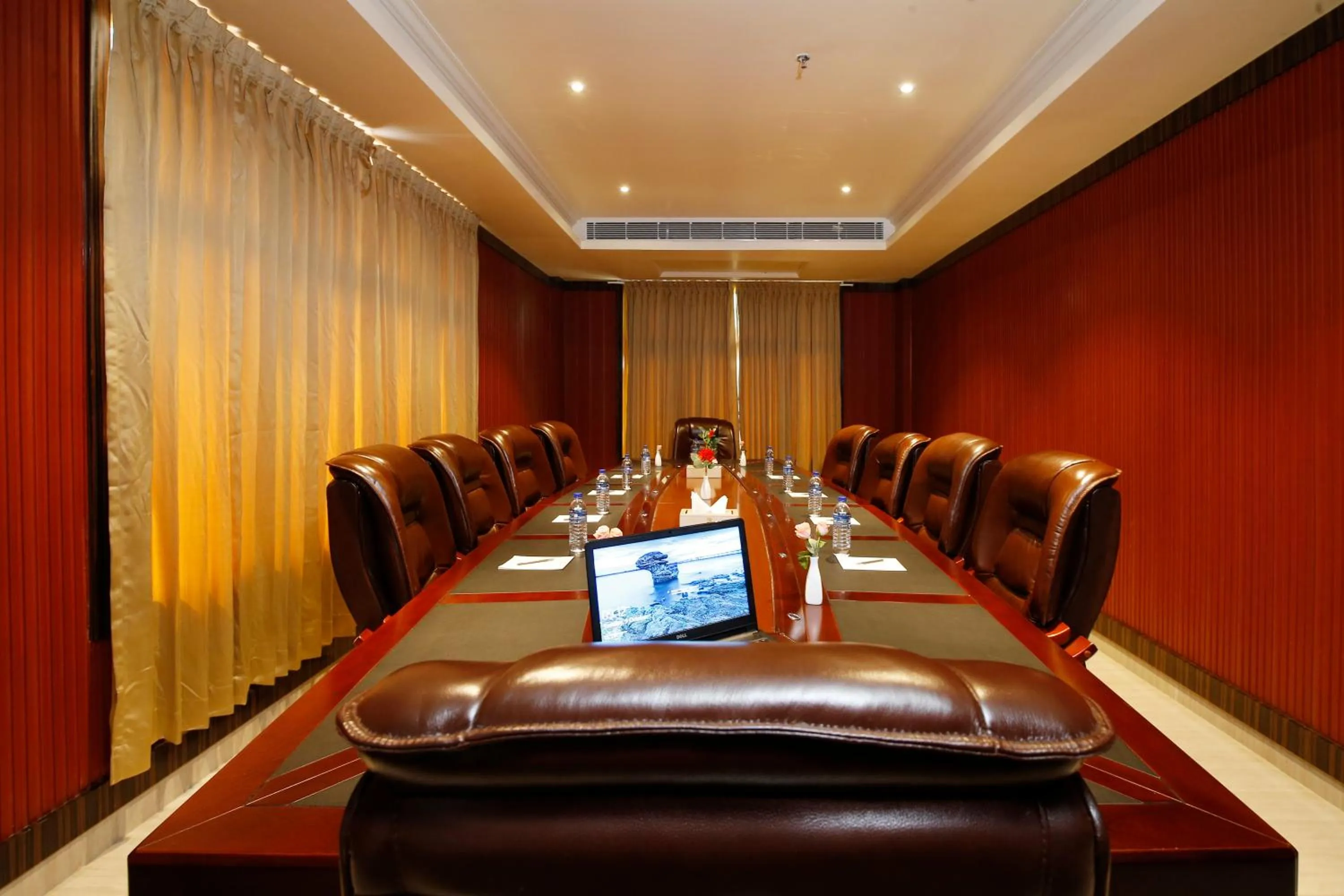Business facilities in Hotel Park Residency