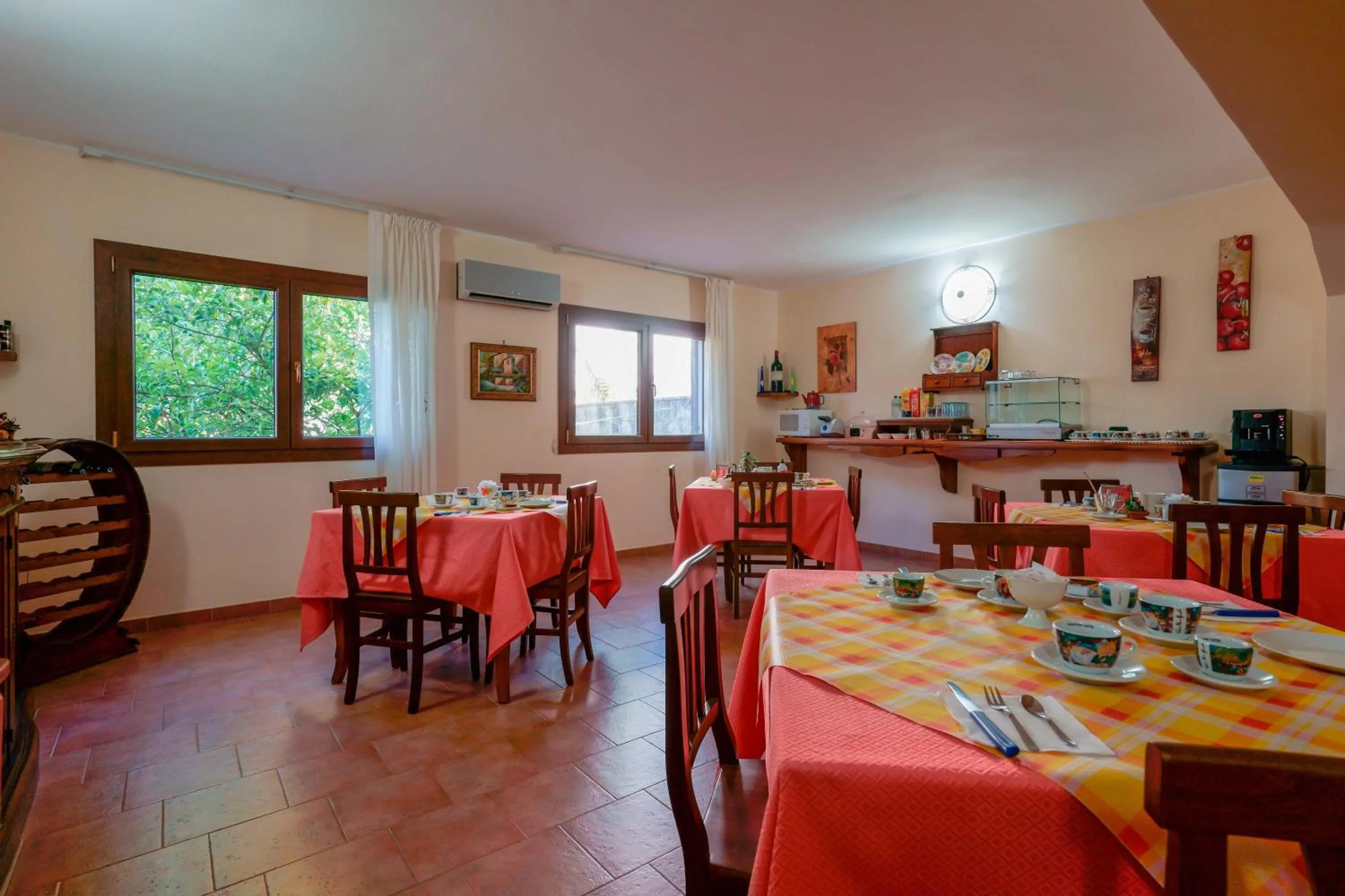 Breakfast in Antico Frantoio Cairoli B&B Exclusive Room