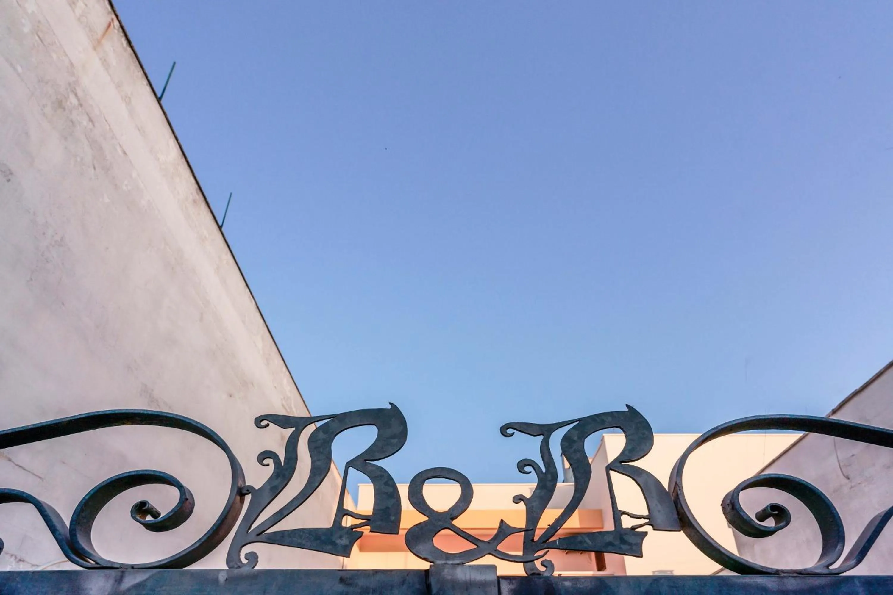 Parking in Antico Frantoio Cairoli B&B Exclusive Room