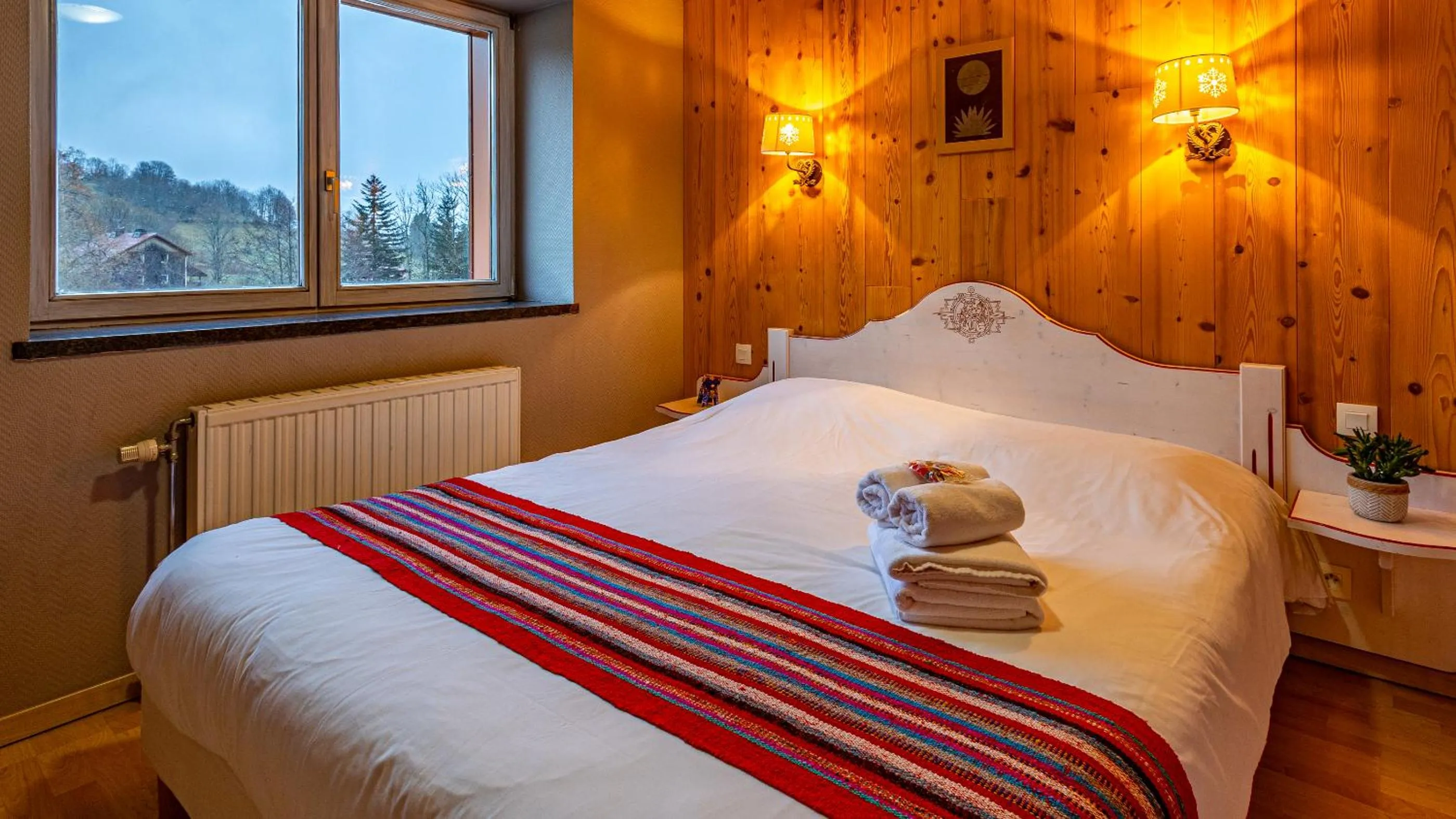 Bed in Hôtel - Restaurant Le Couchetat