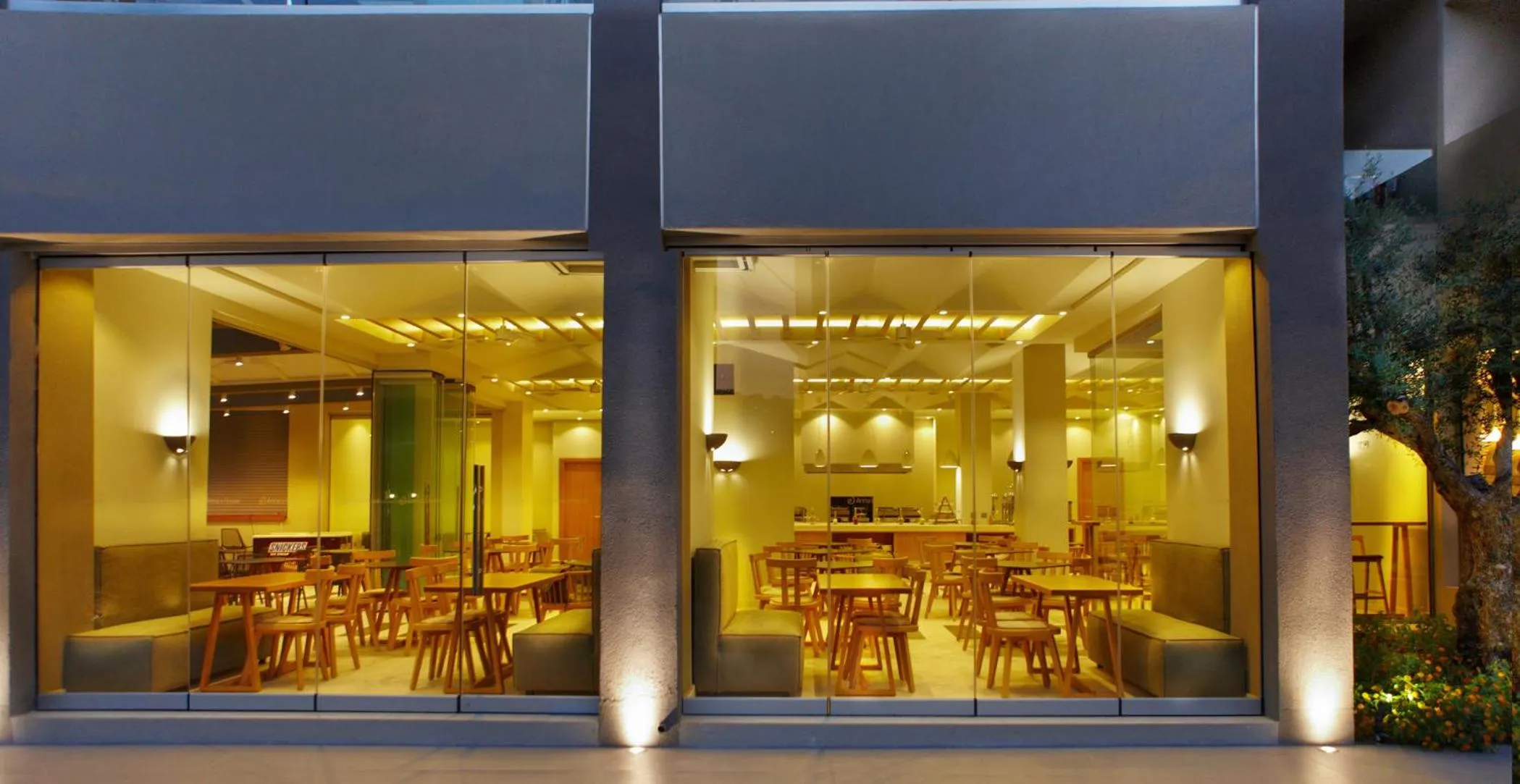 Restaurant/places to eat in Anna's House