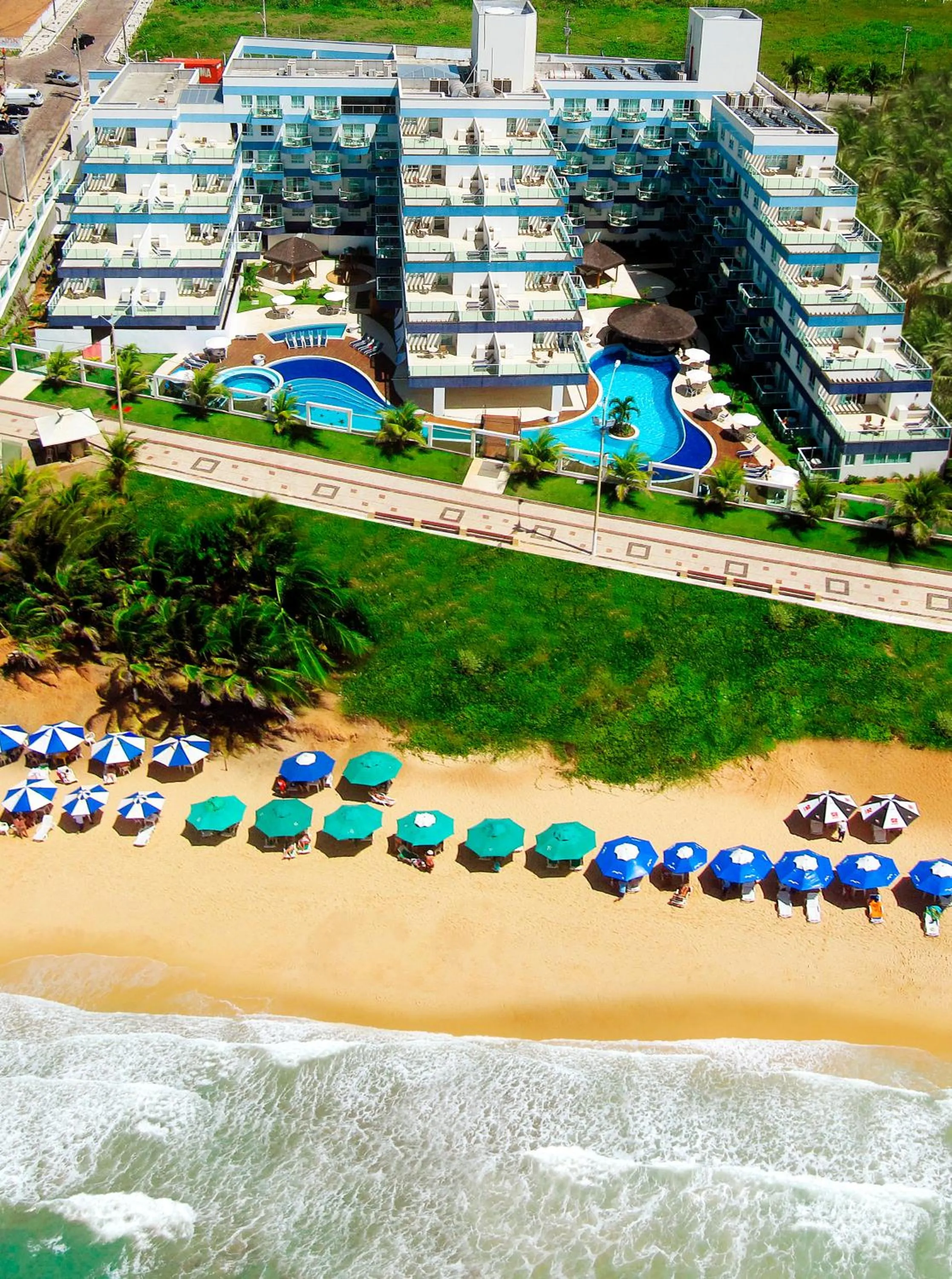 Beach in Coral Plaza Apart Hotel