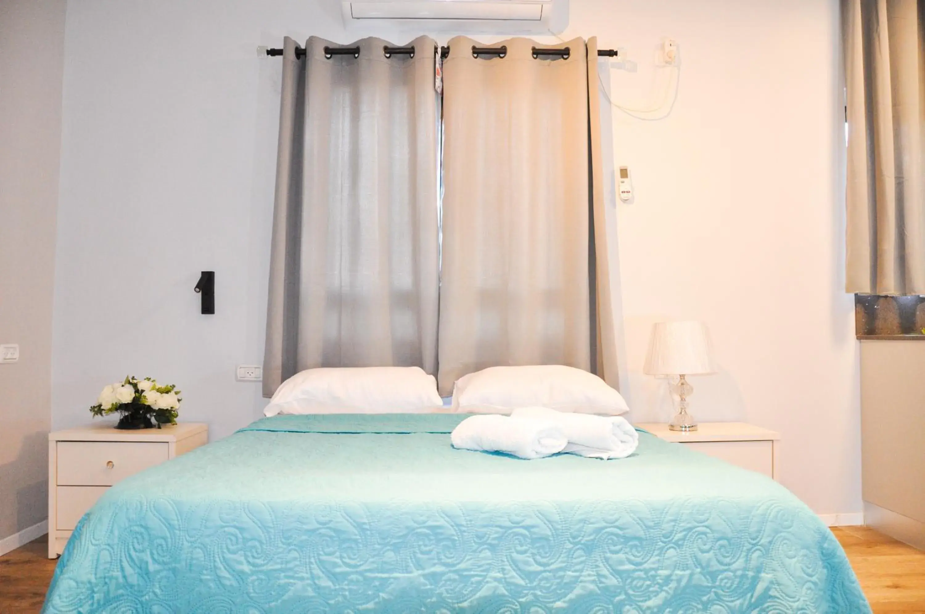 Studio (2 Adults) in Hotel Loui Talpiot Studio (2 Adults) in Hotel Loui Talpiot