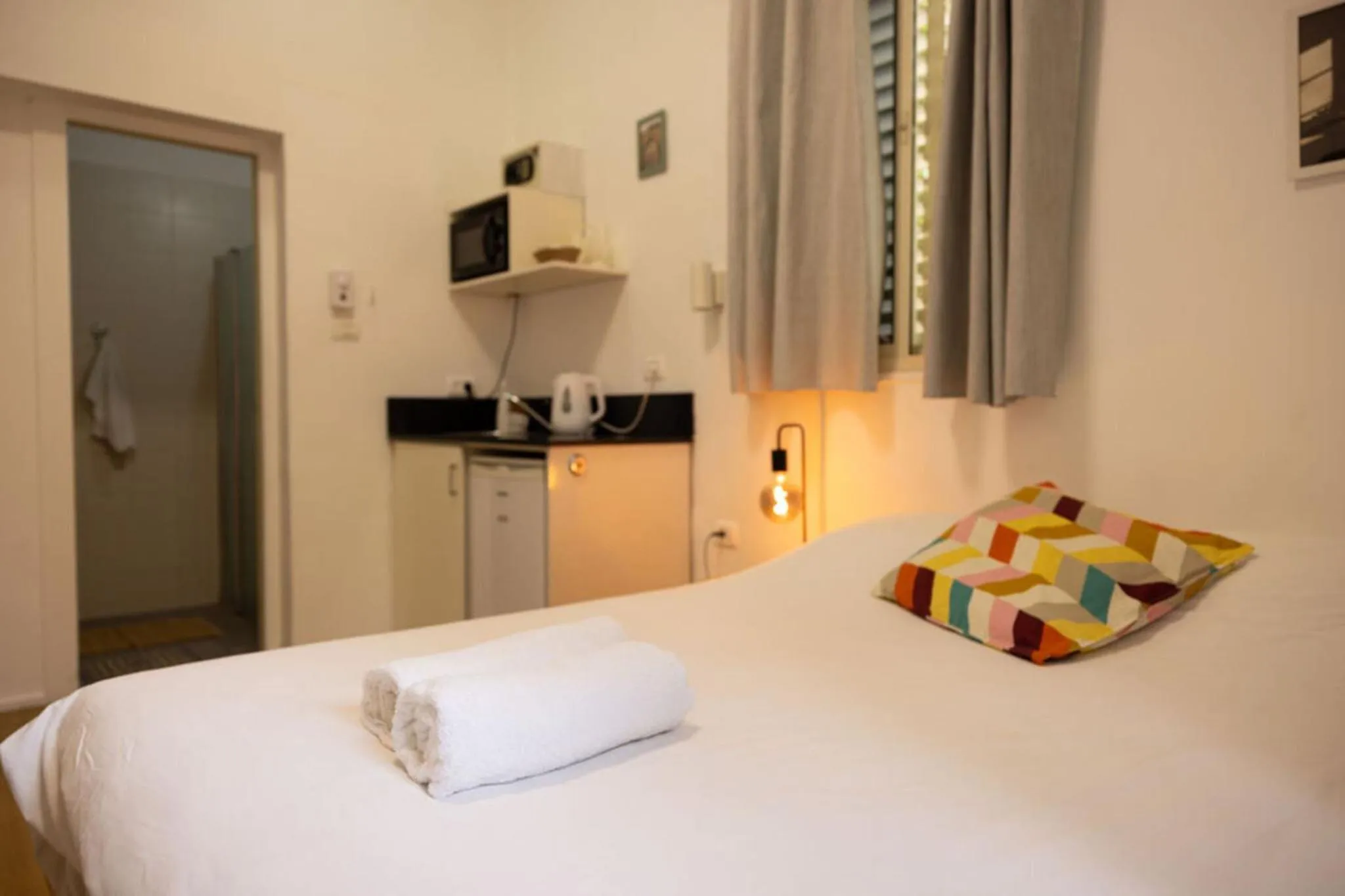 Photo of the whole room, Bed in Hotel Loui Talpiot