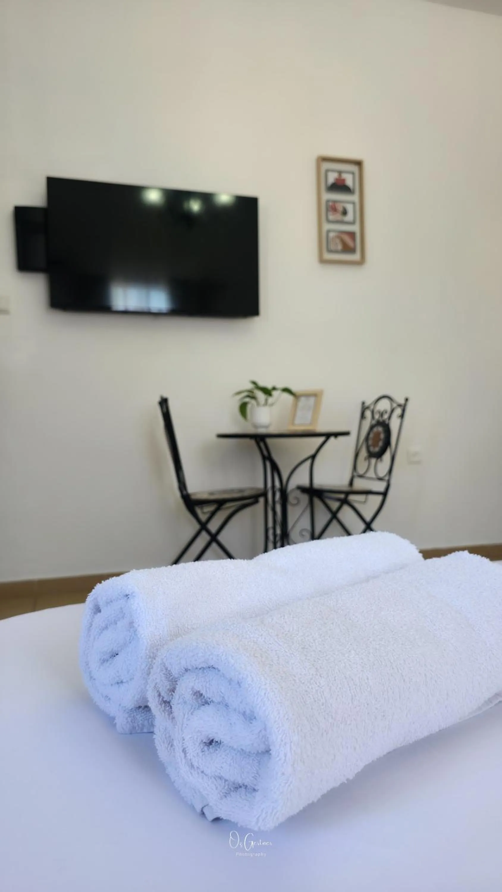 Bedroom, Bed in Hotel Loui Talpiot