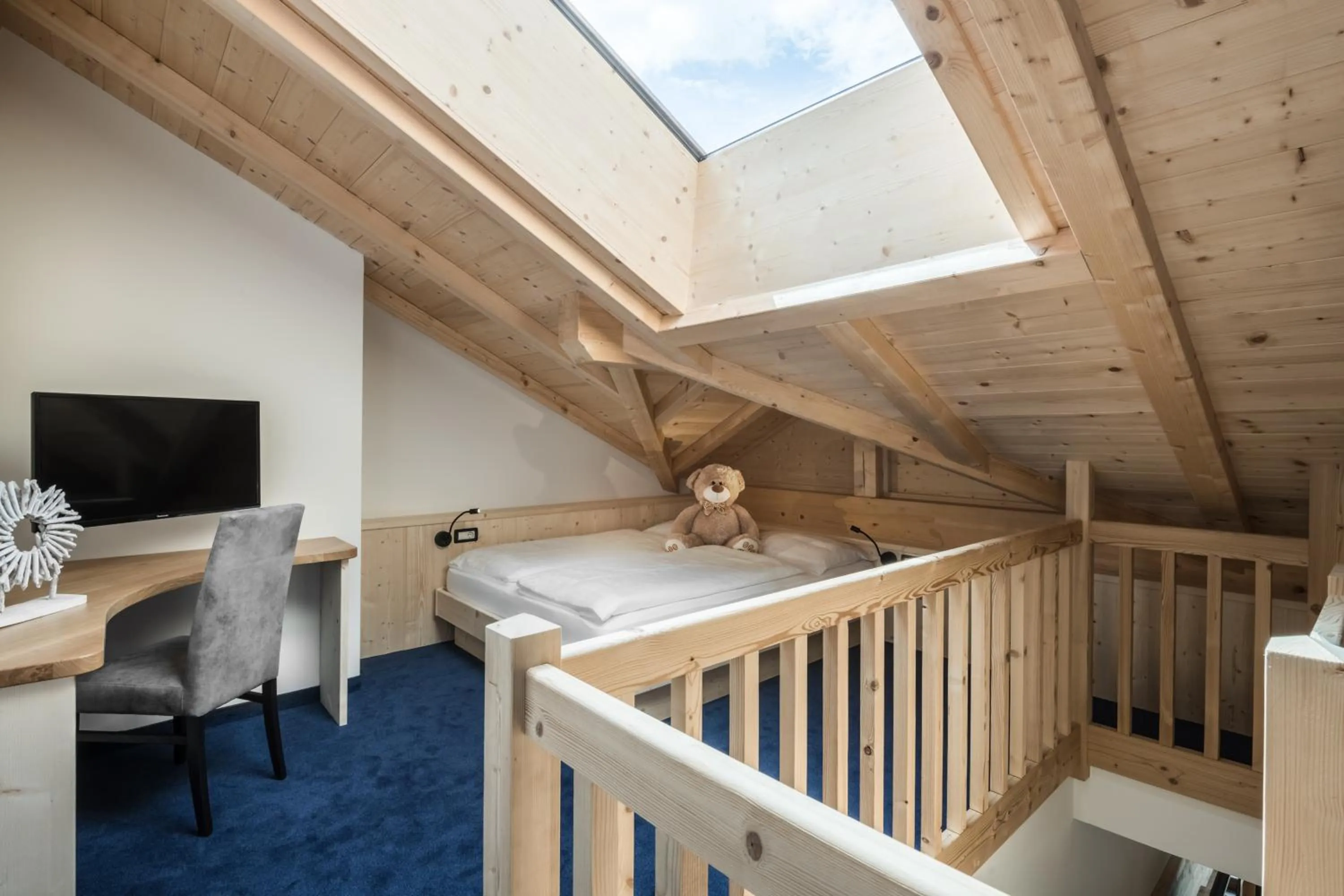 Bed in Alpenhotel Plaza