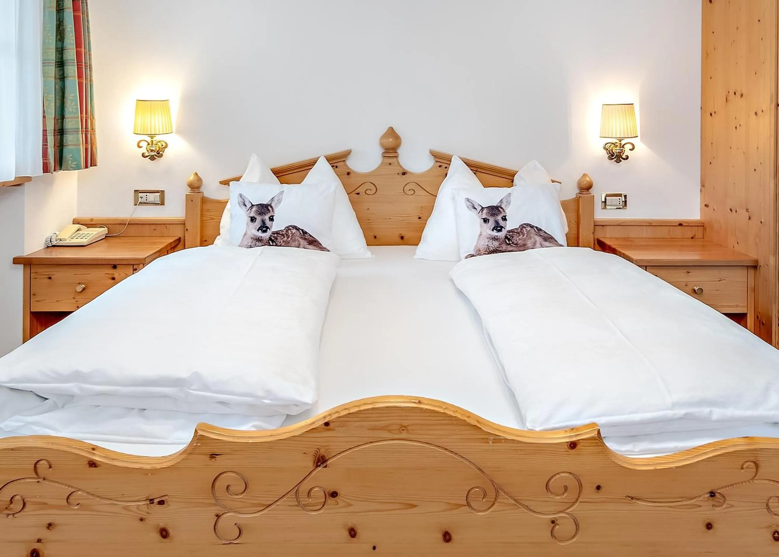 Bed in Alpenhotel Plaza