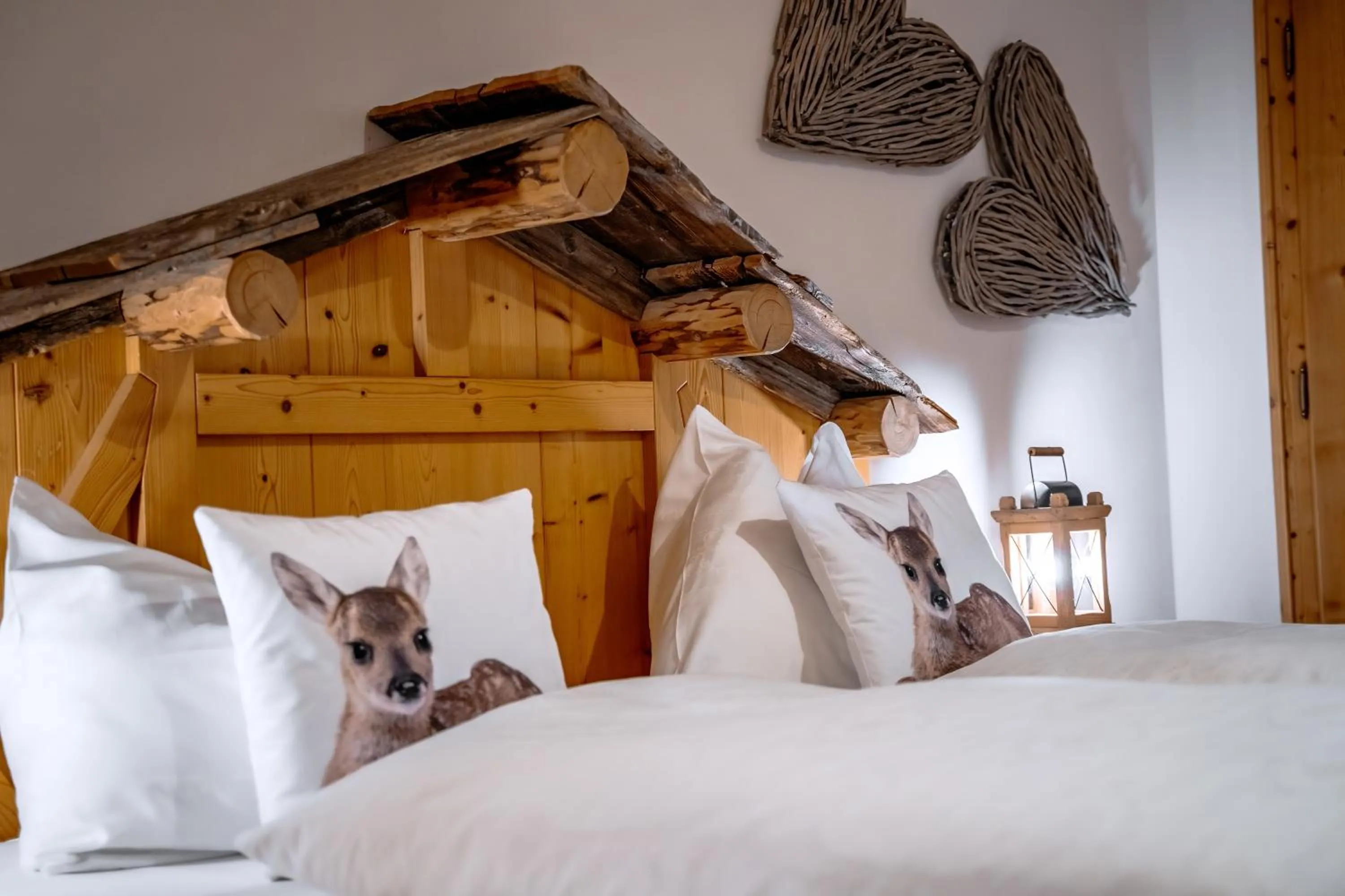 Bed in Alpenhotel Plaza