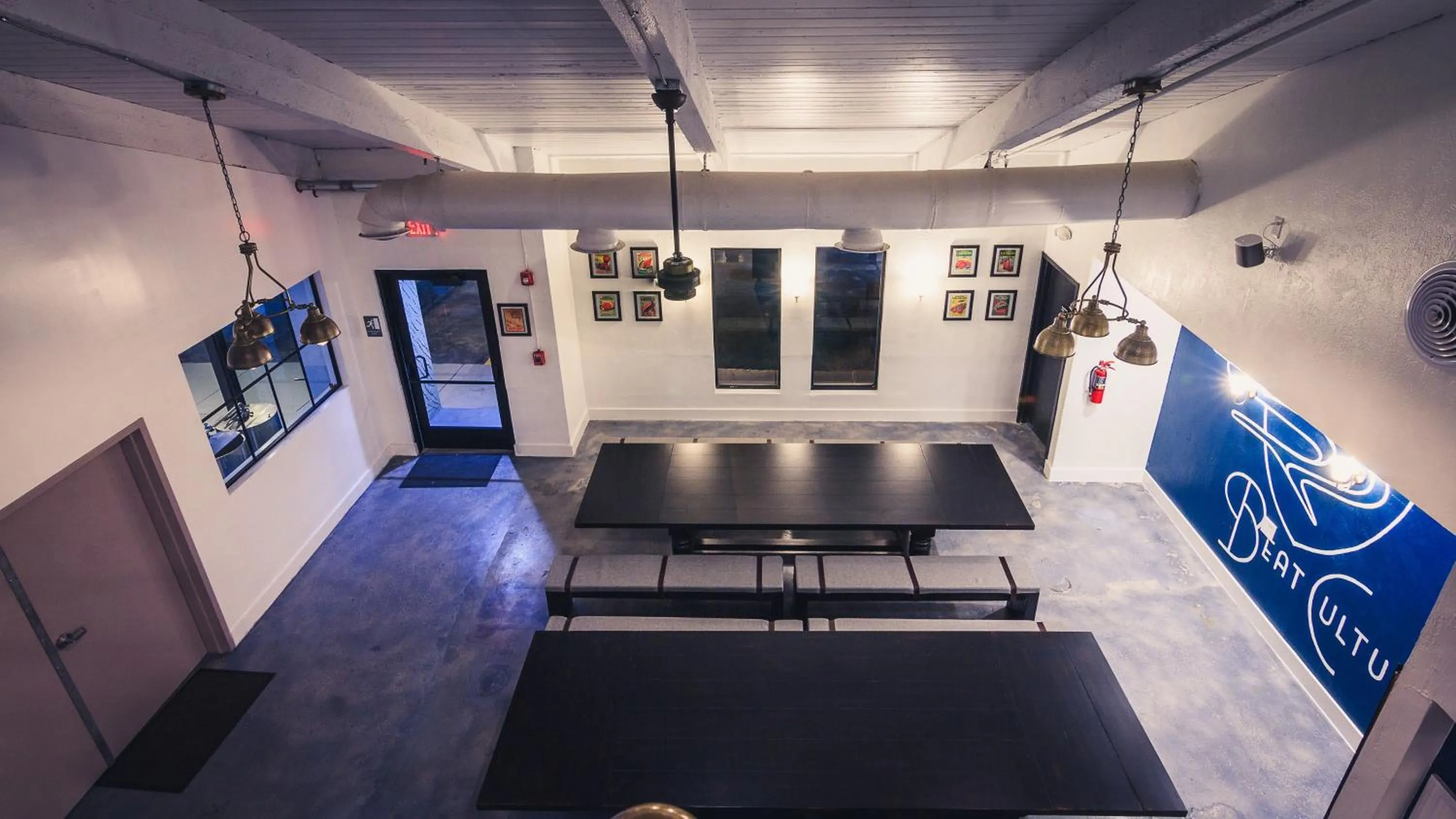 Restaurant/places to eat in enVision Hotel Miami International Airport