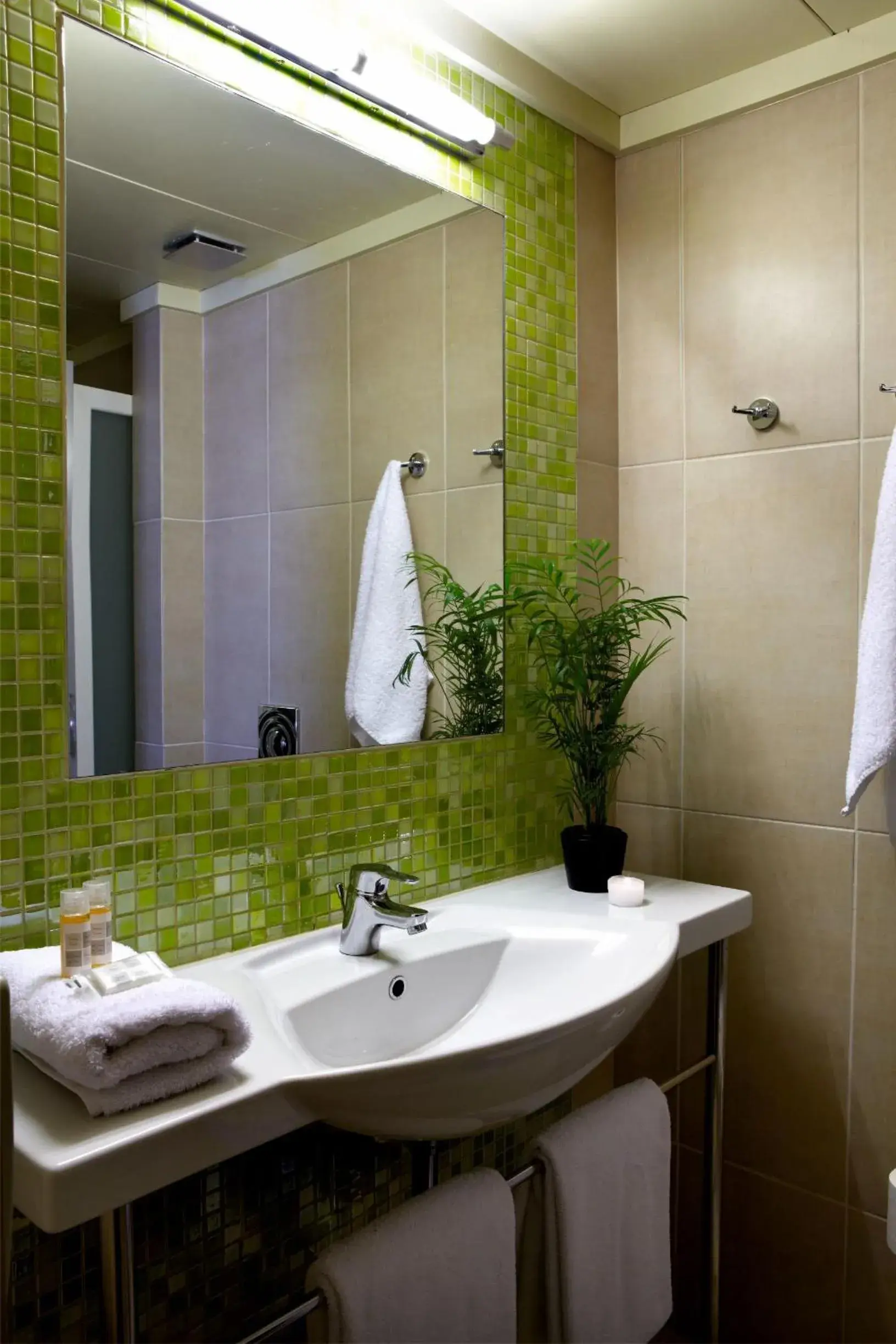 Compact Room in Mouikis Hotel Kefalonia Compact Room in Mouikis Hotel Kefalonia