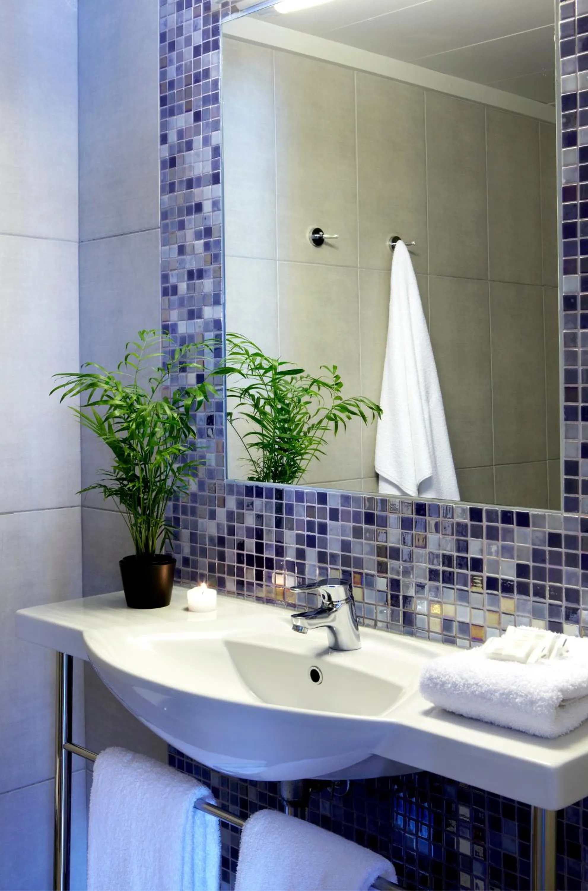 Shower in Mouikis Hotel Kefalonia