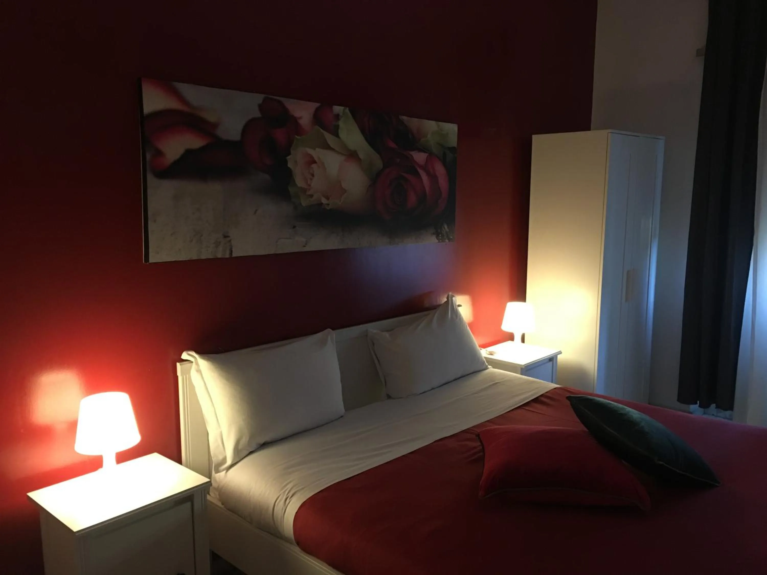 Photo of the whole room, Bed in Domum Vaticani