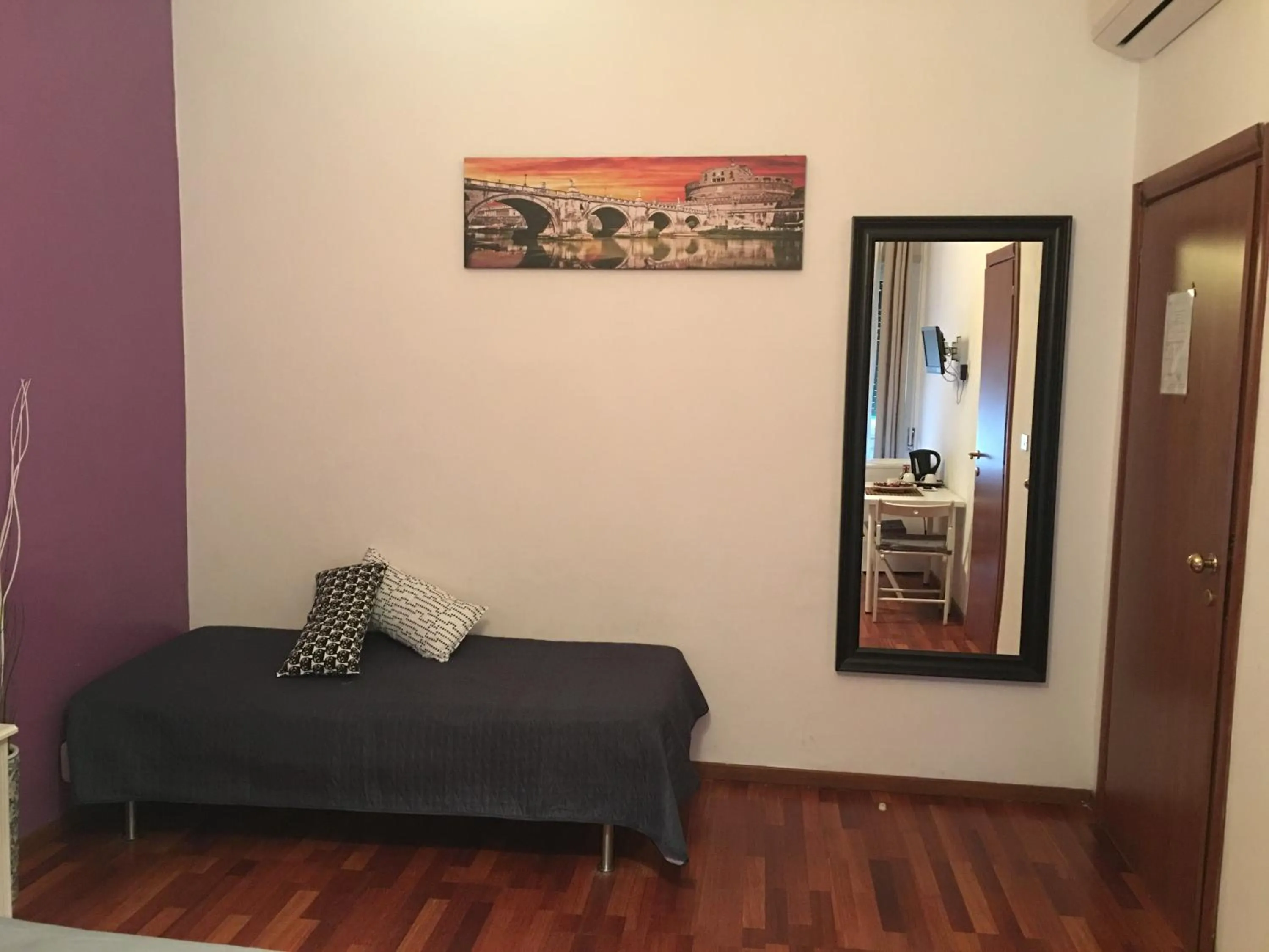 Bed in Domum Vaticani