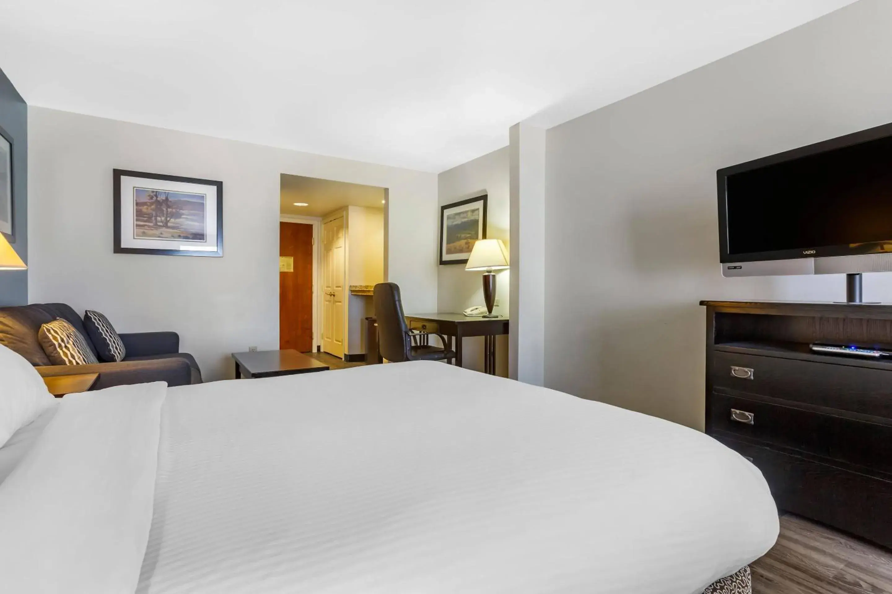 Queen Room with Two Queen Beds in Big Horn Resort, an Ascend Collection Hotel Queen Room with Two Queen Beds in Big Horn Resort, an Ascend Collection Hotel