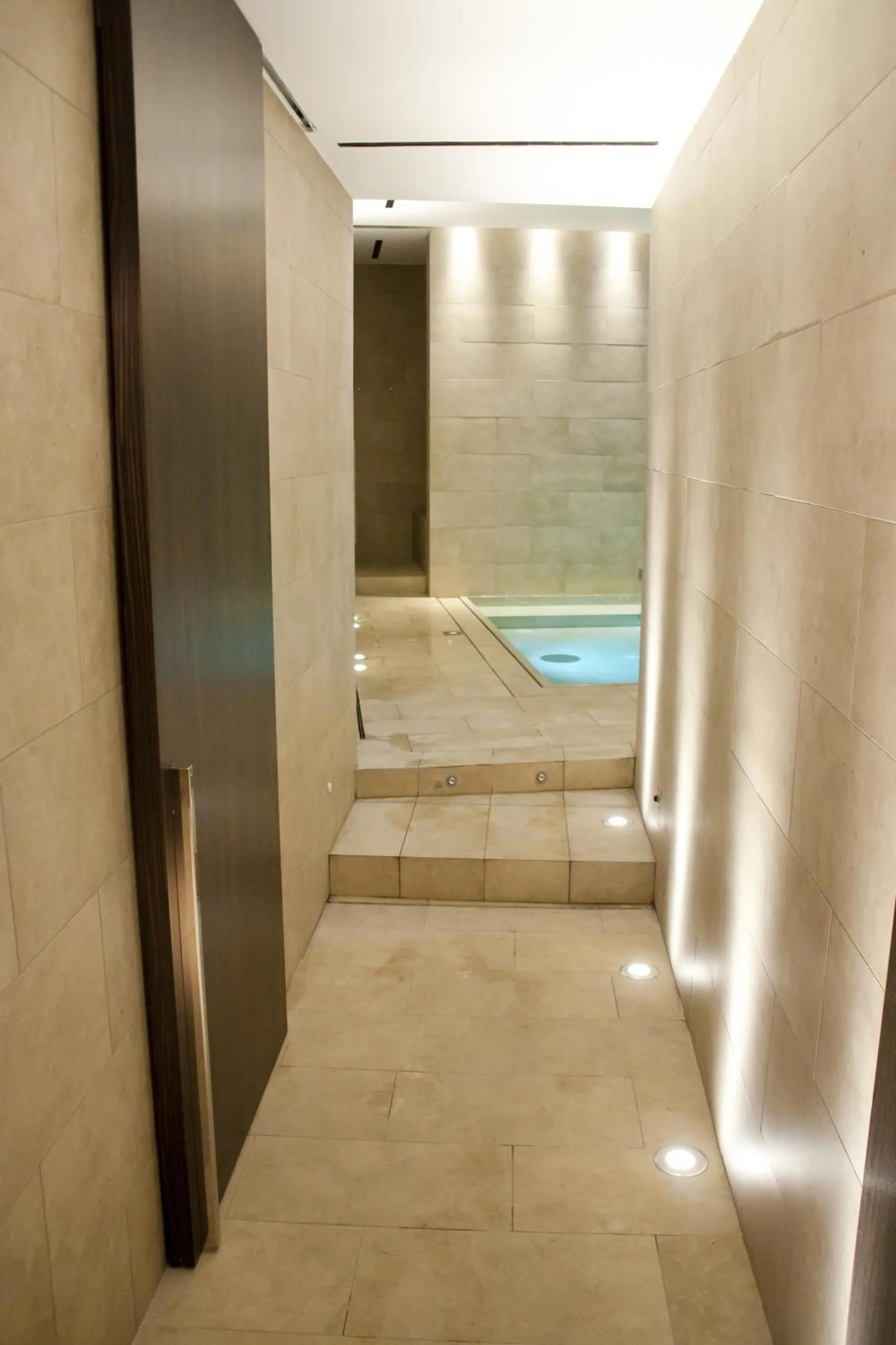 Swimming pool in Hotel Queen Mary