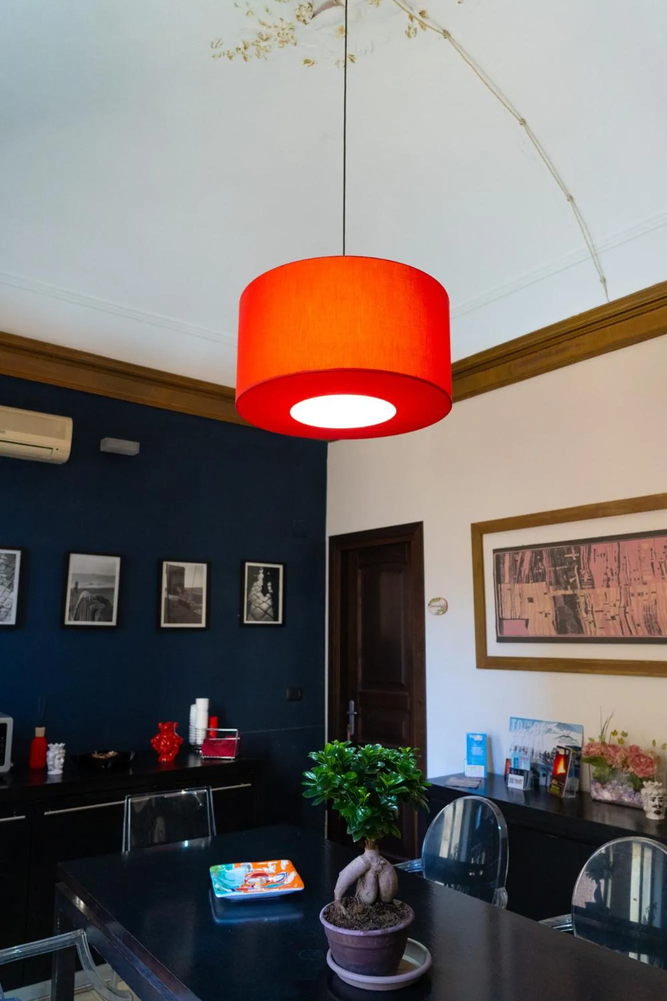 Seating area in B&B Opera