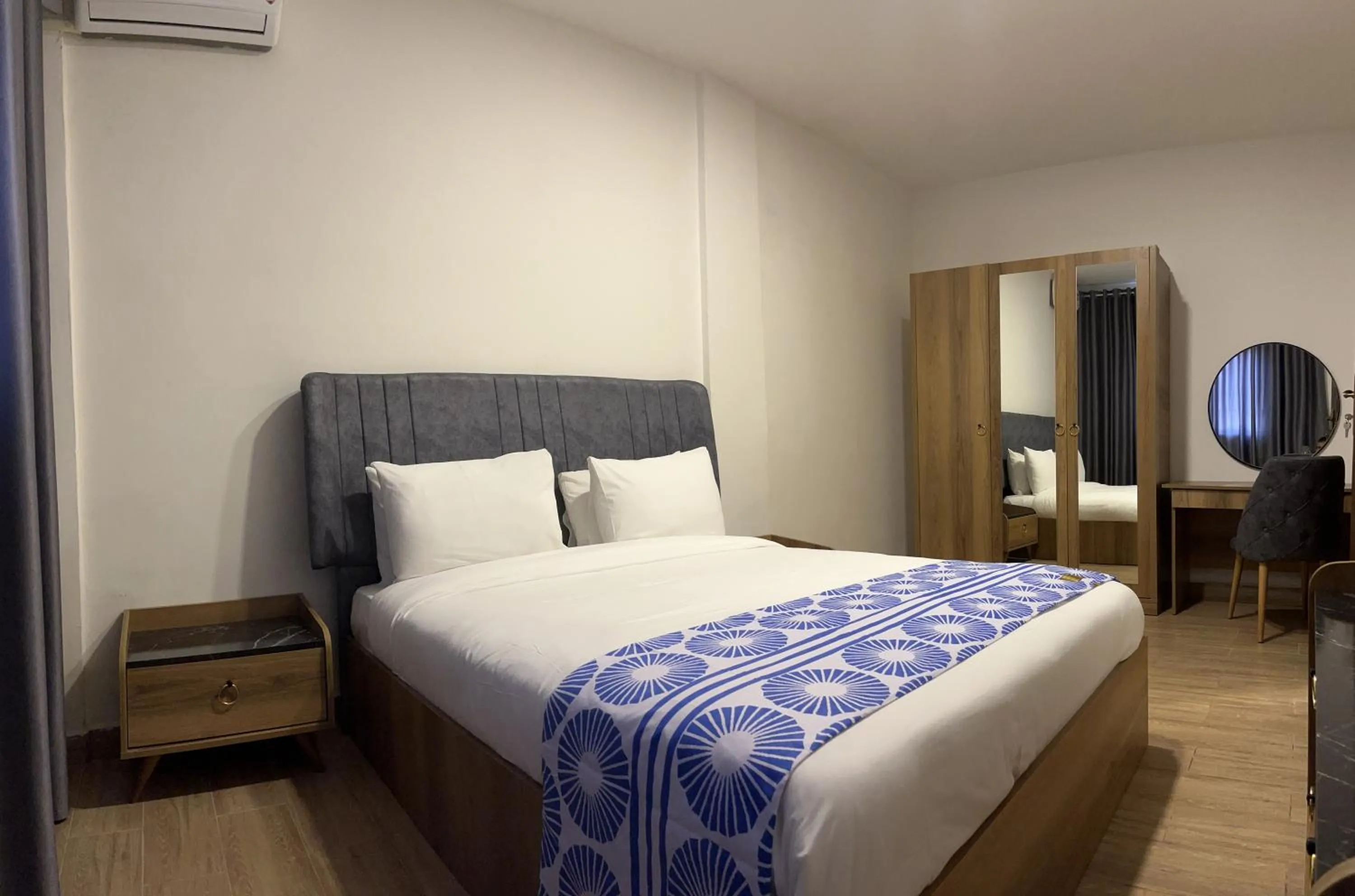 Bed in Sierra Palms Resort