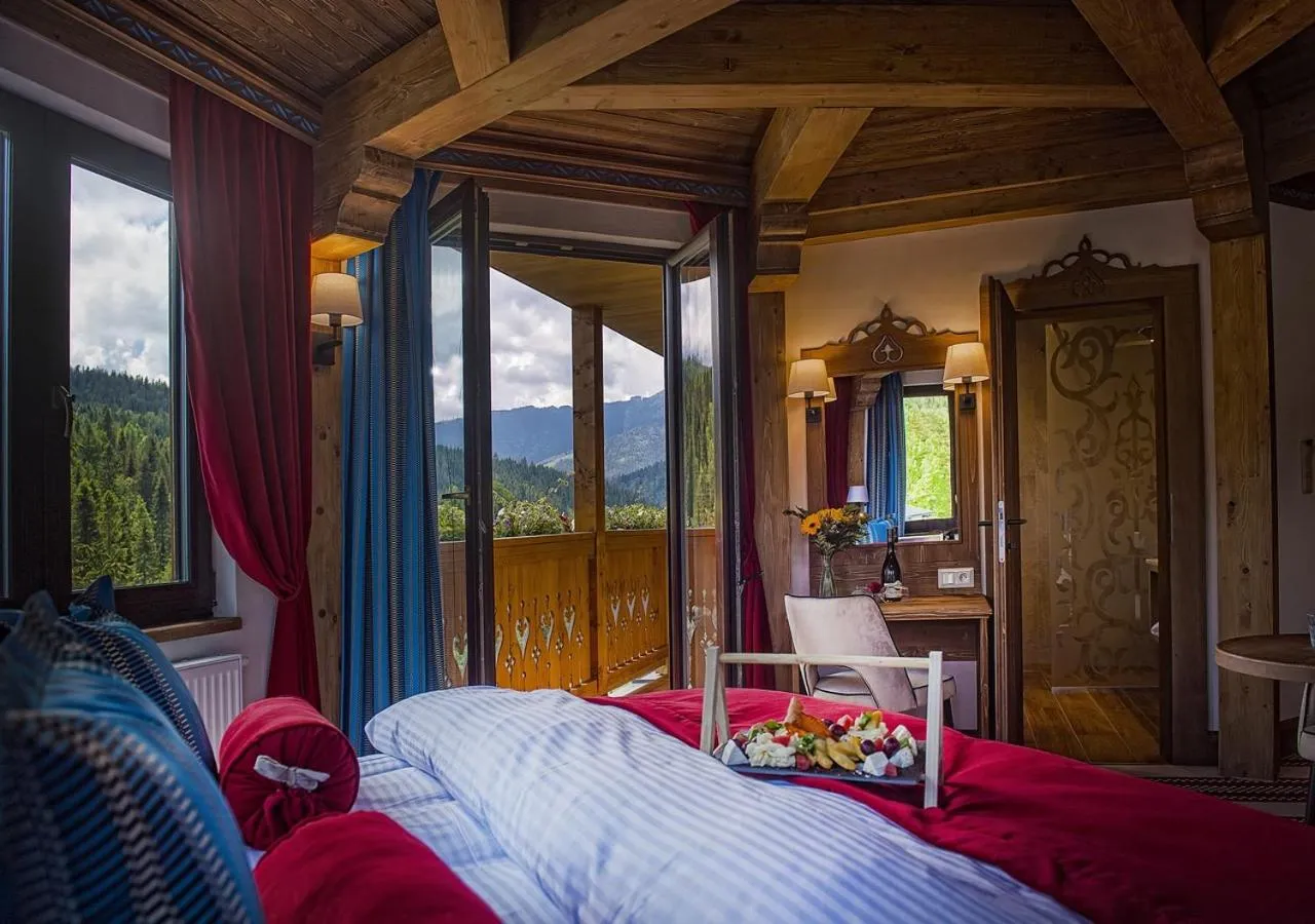 Bathroom, Bed in Grand Hotel**** Bachledka Strachan