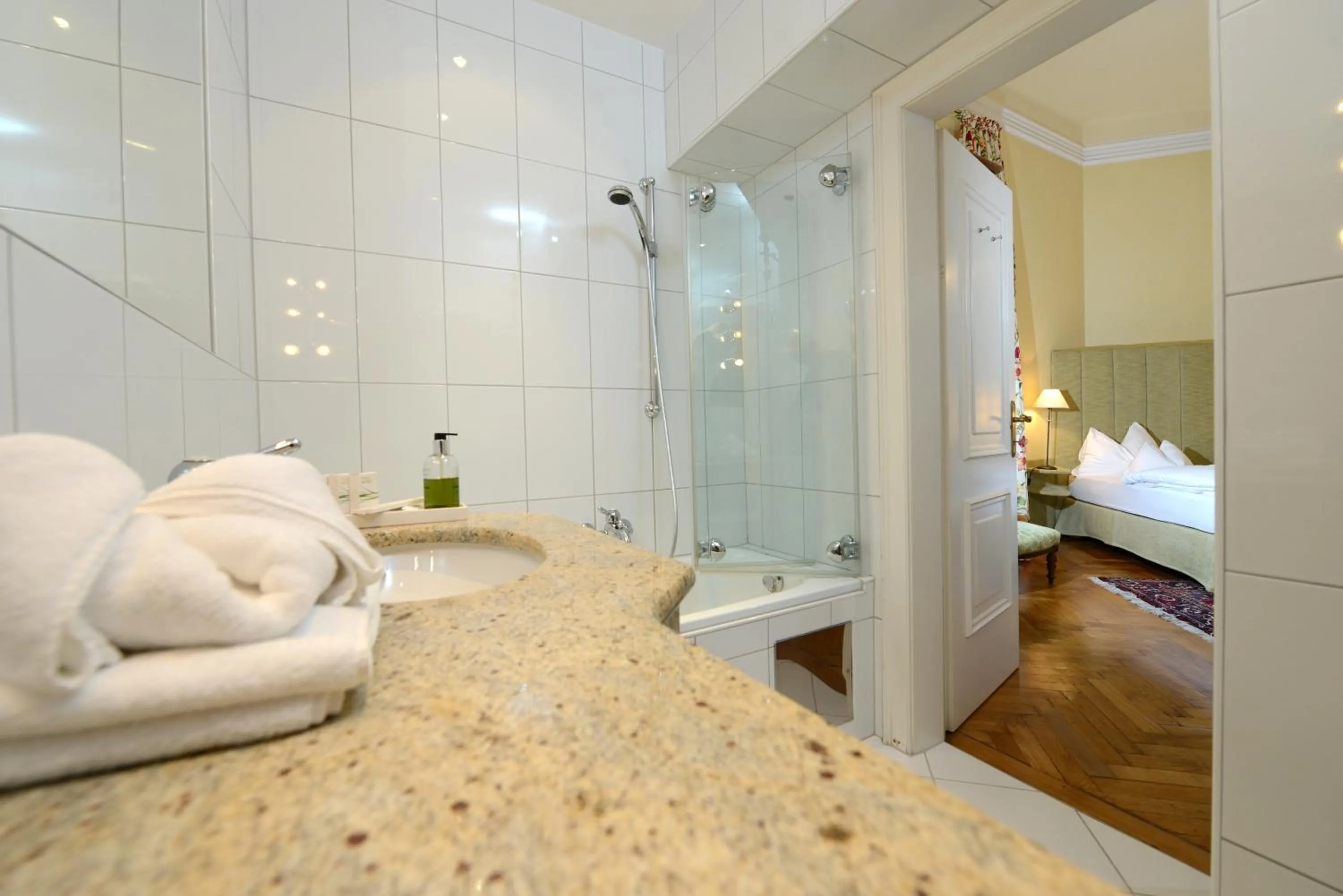 Other, Bed in Dermuth Hotels – Parkvilla Wörth