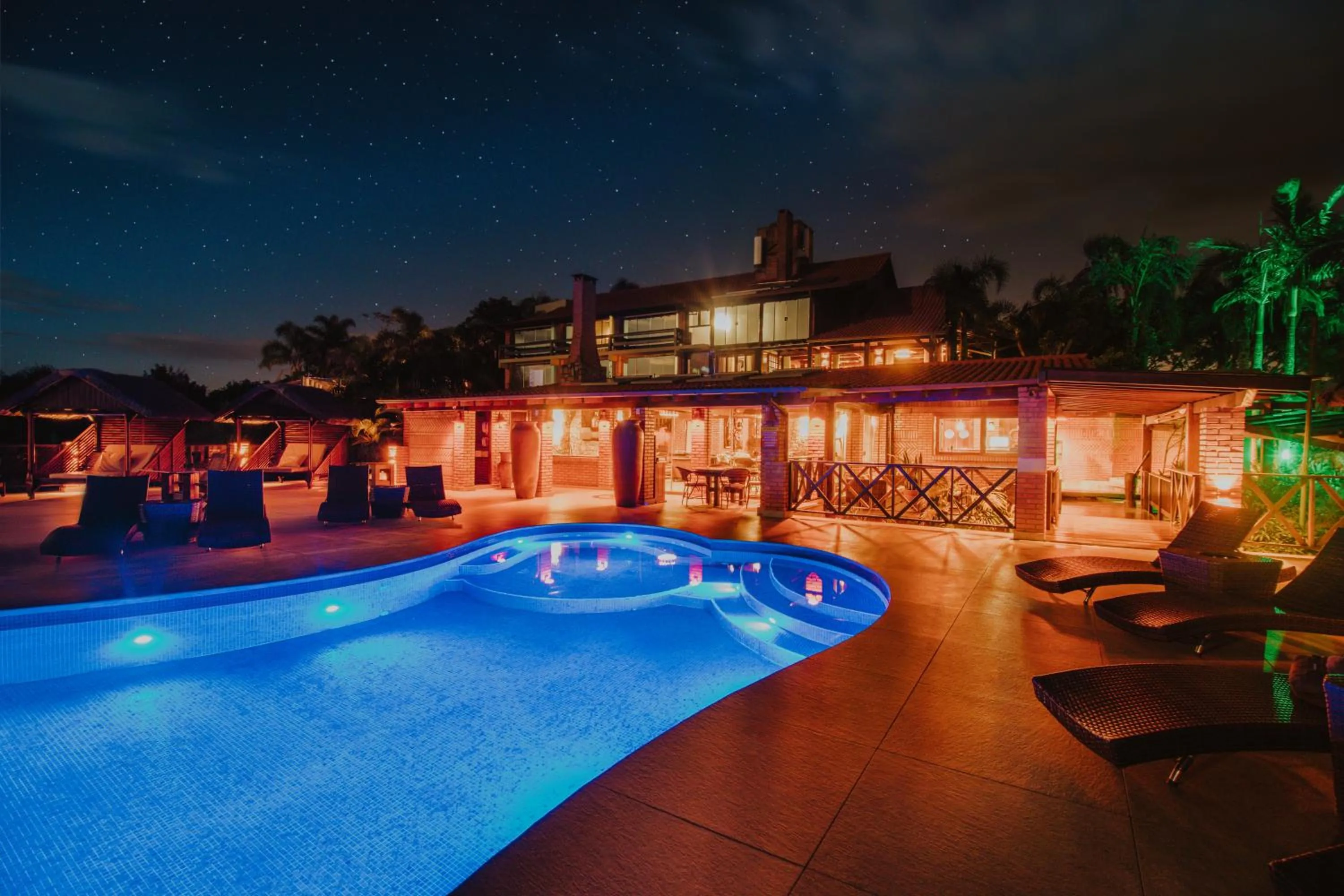 Swimming pool in Pousada Rêmora