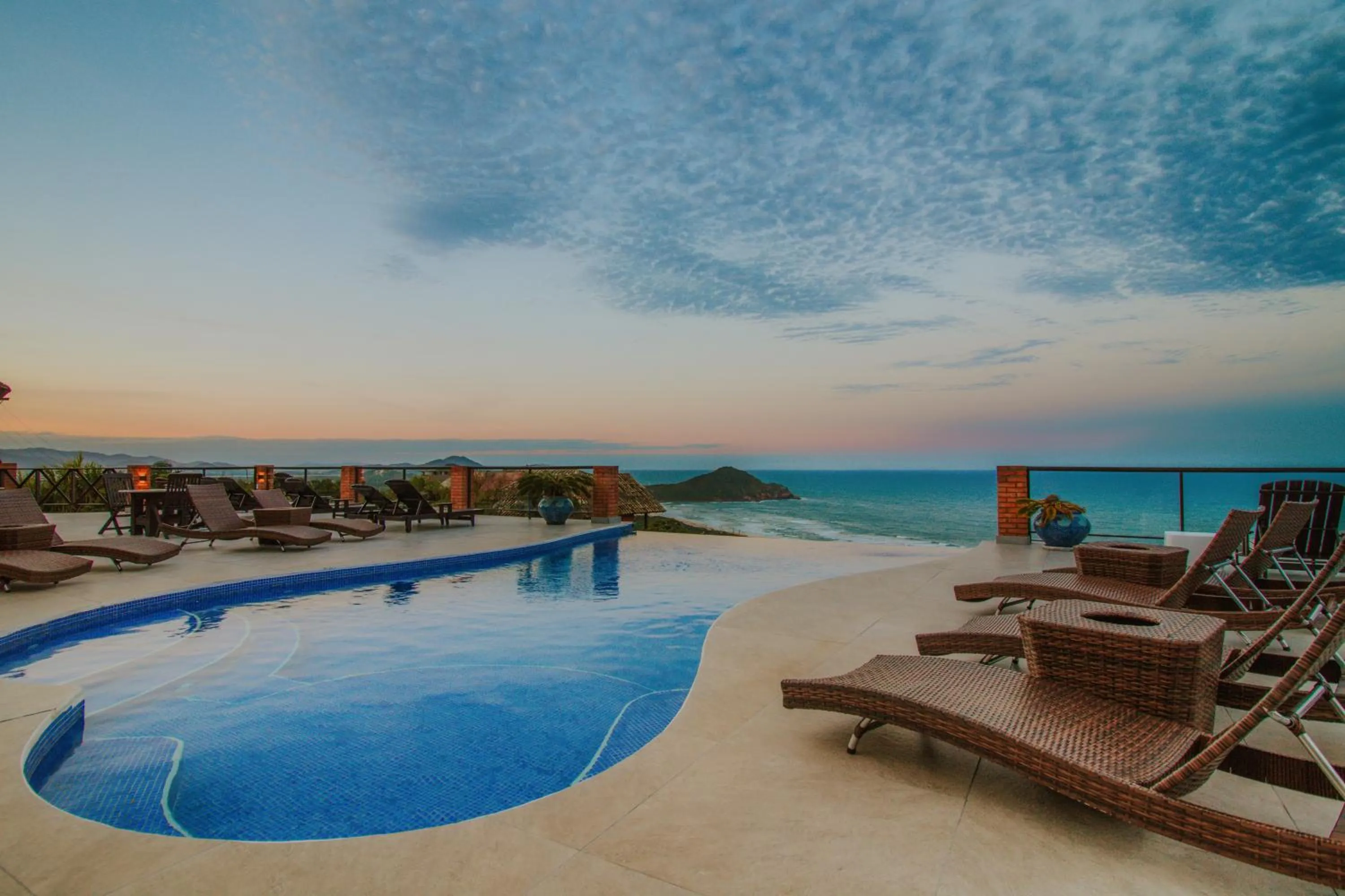 Swimming pool in Pousada Rêmora