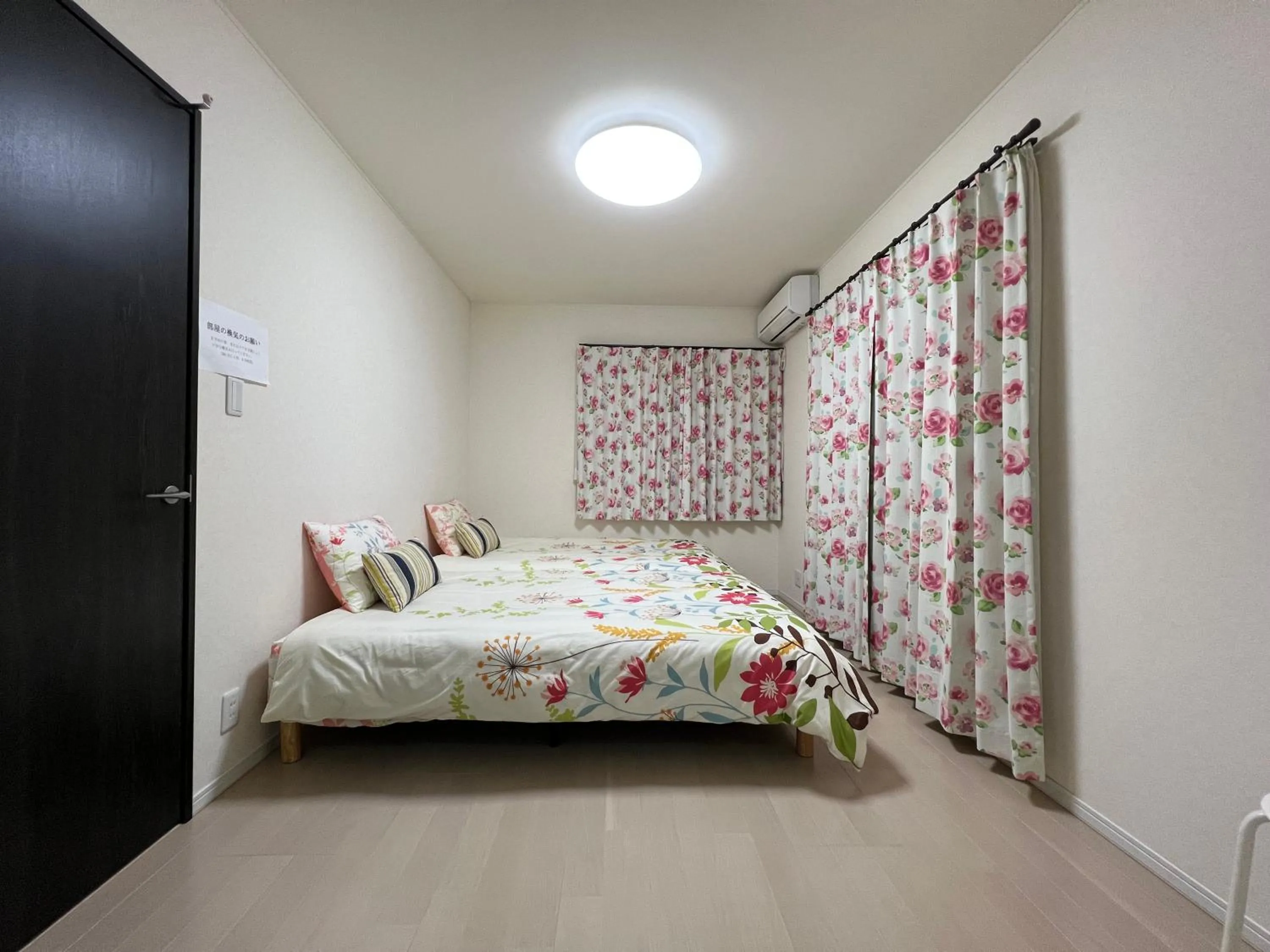 Bed in Nara Guesthouse Kaede