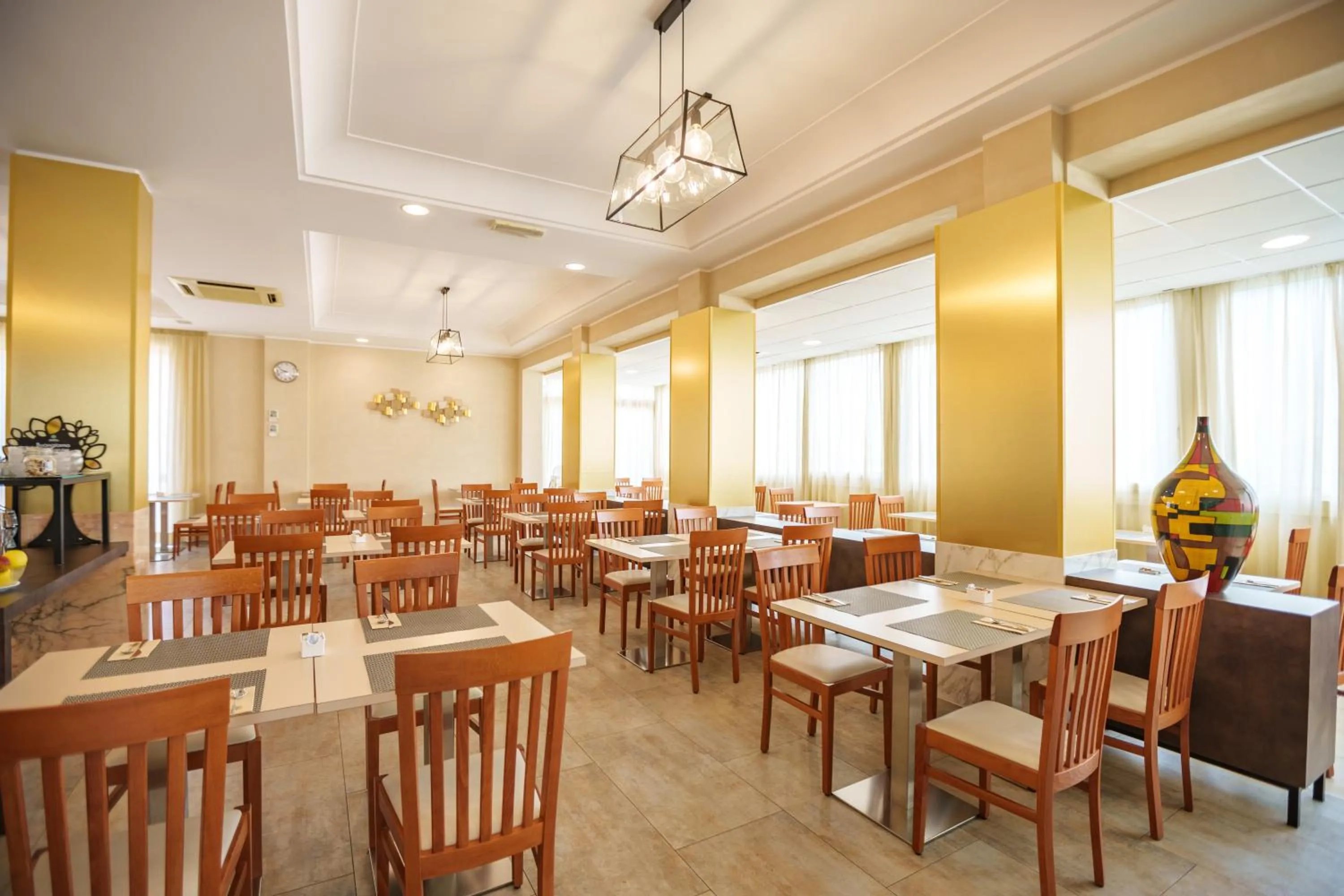 Restaurant/places to eat in Hotel Rex Rimini