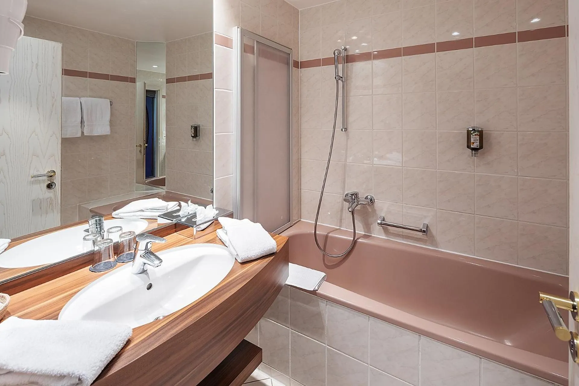 Bathroom in Hotel Bodmi