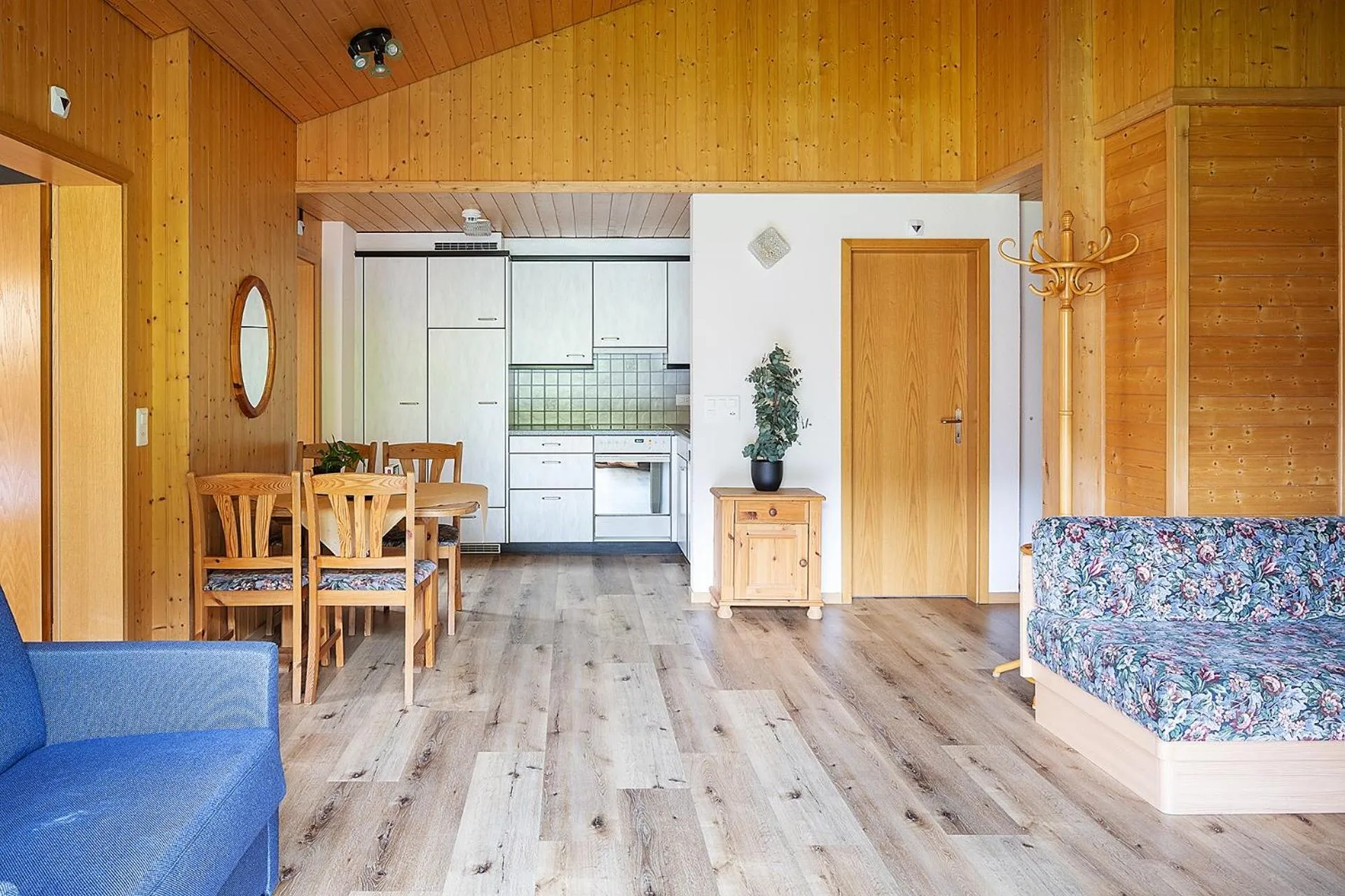 Dining area in Hotel Bodmi