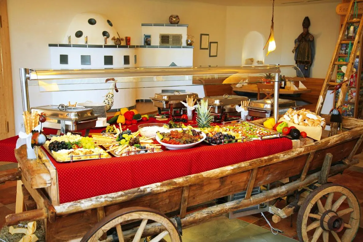 Restaurant/places to eat in Familienhotel Petschnighof