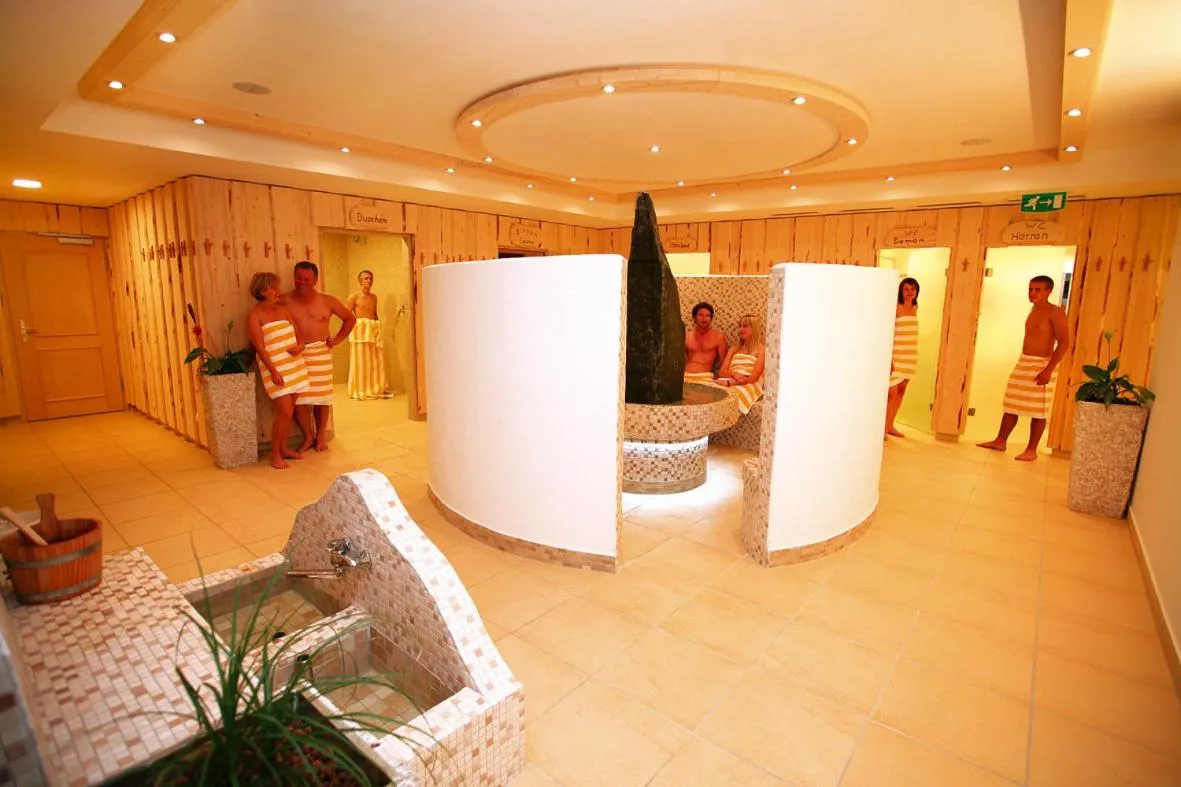 Spa and wellness centre/facilities in Familienhotel Petschnighof