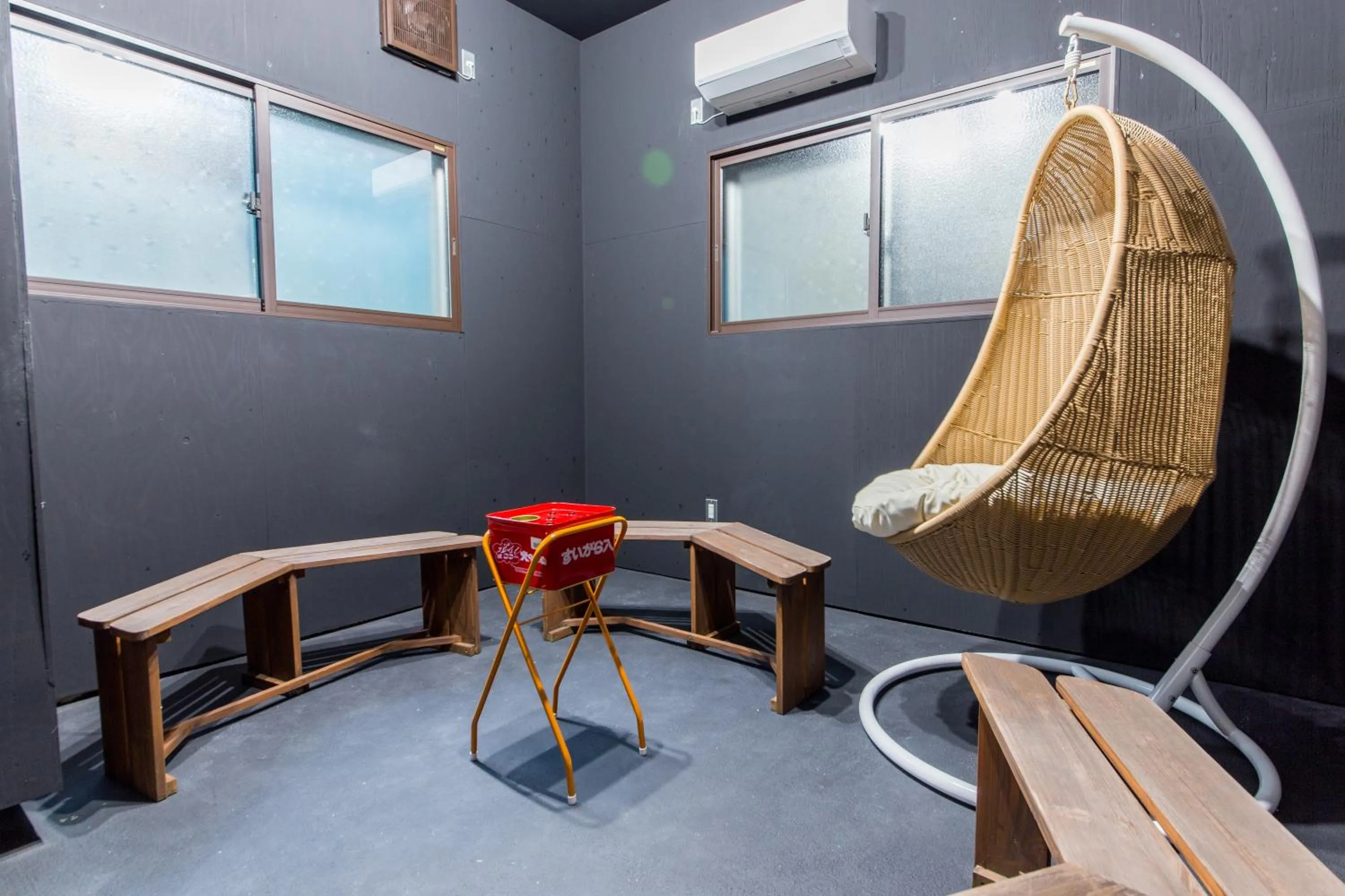 Seating area in Kyoto Kyo-Tsubaki