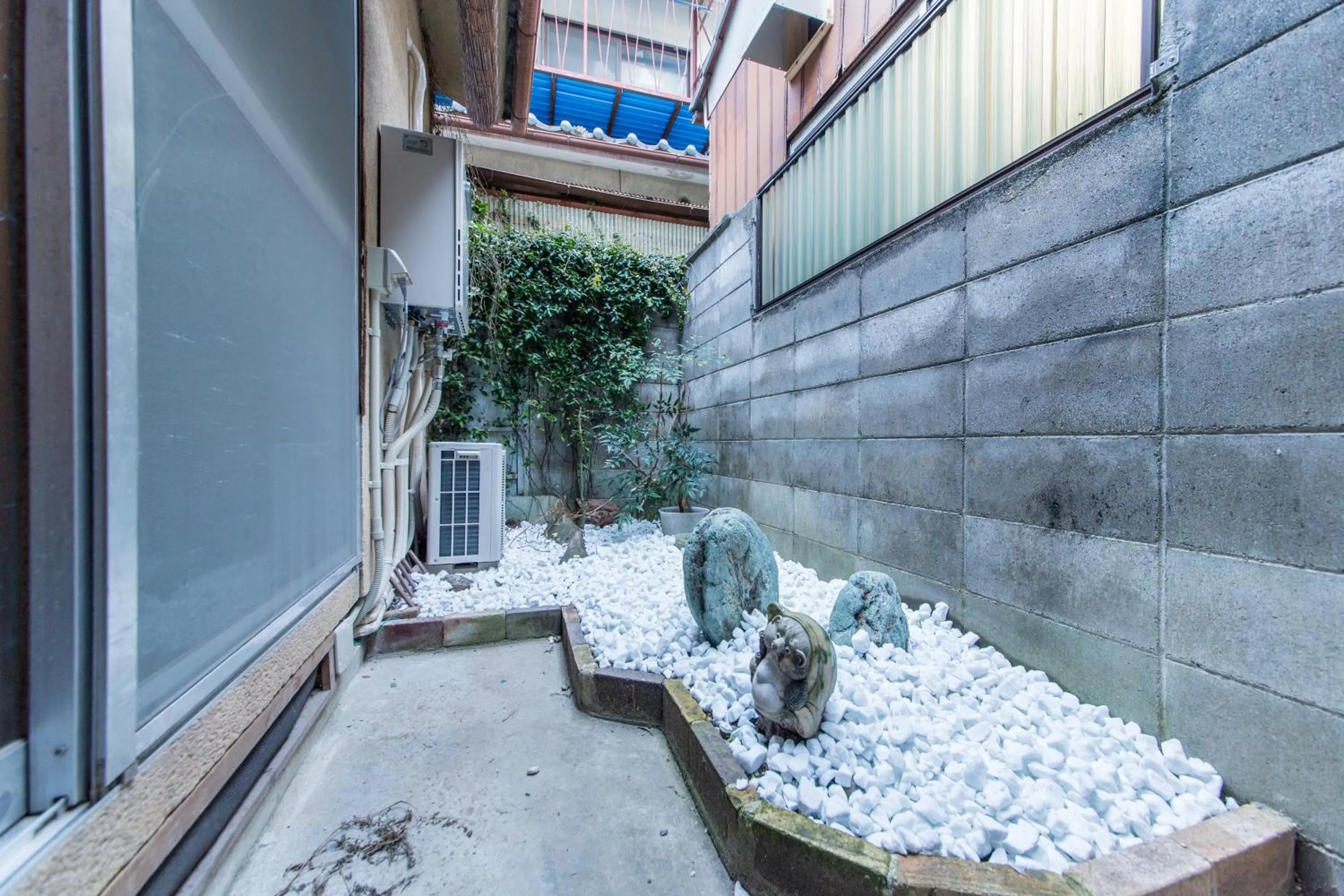 Property building in Kyoto Kyo-Tsubaki