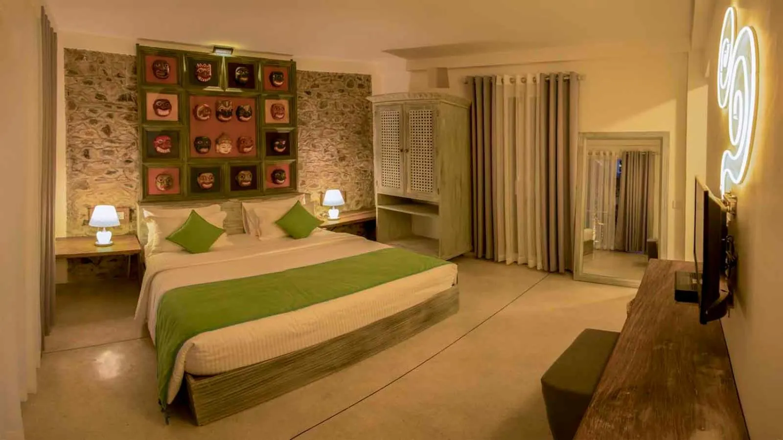 Bedroom, Bed in 18 Faces with free drop off to Galle Fort by TukTuk