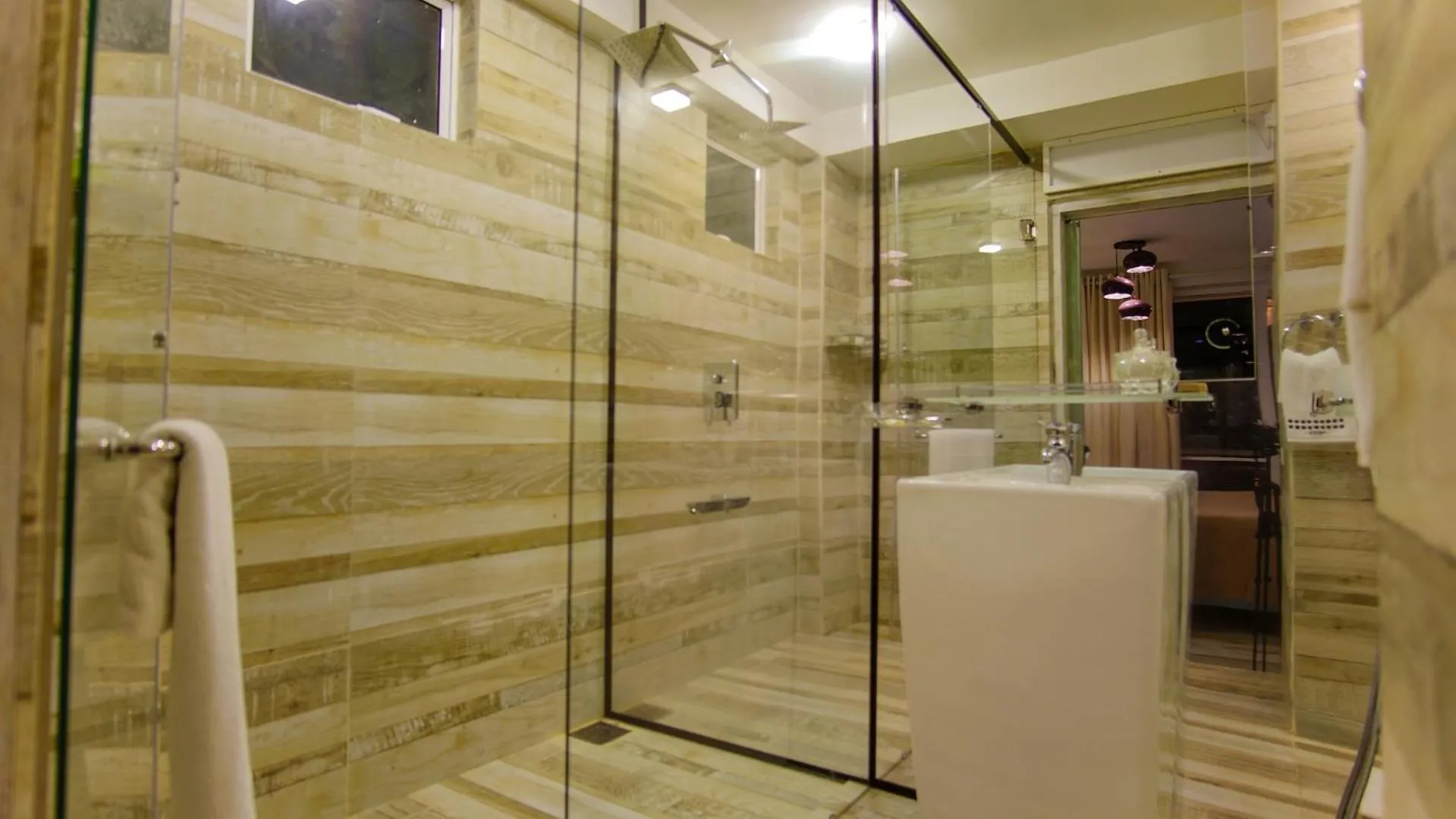 Bathroom in 18 Faces with free drop off to Galle Fort by TukTuk