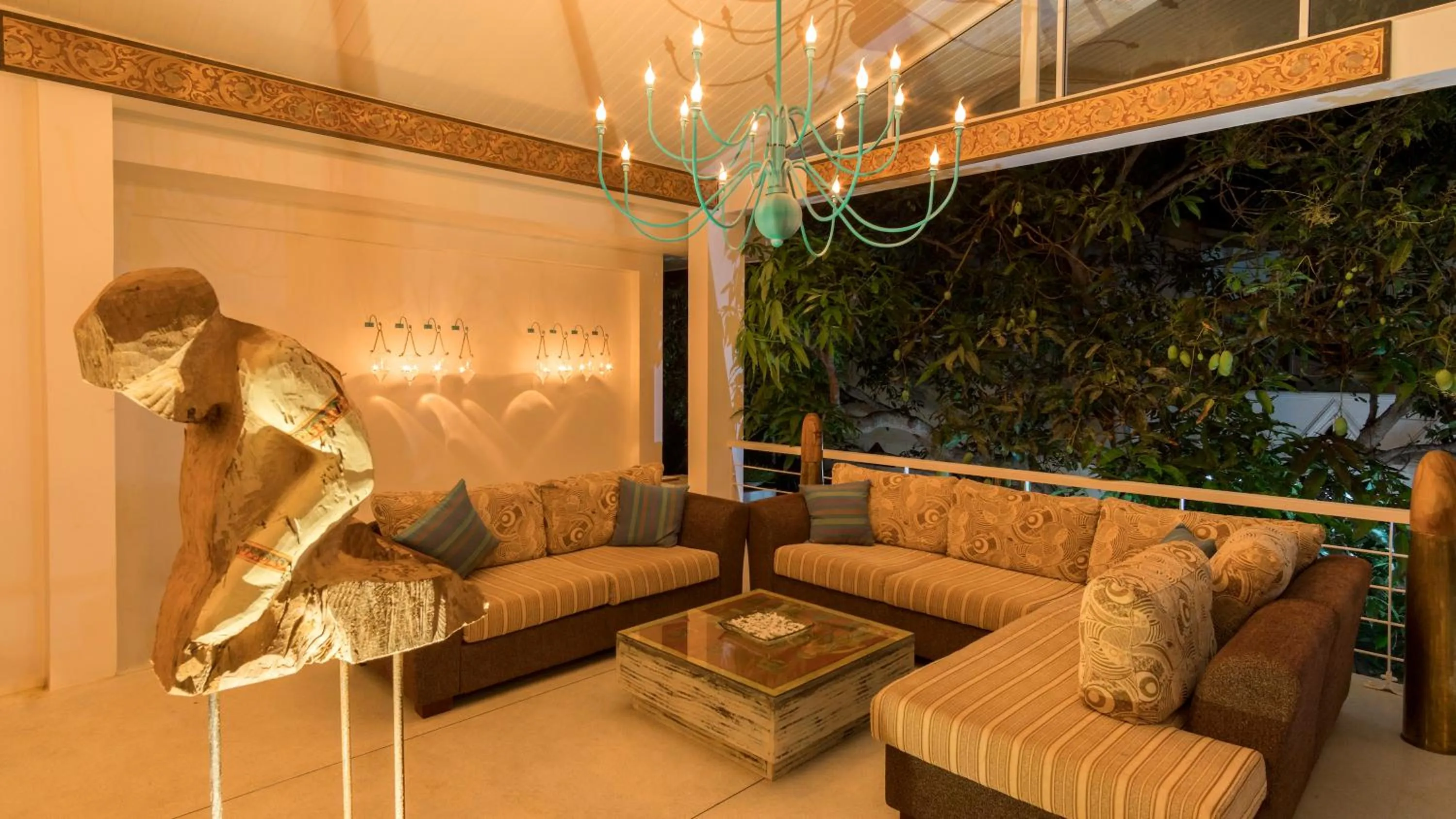 Lounge or bar in 18 Faces with free drop off to Galle Fort by TukTuk