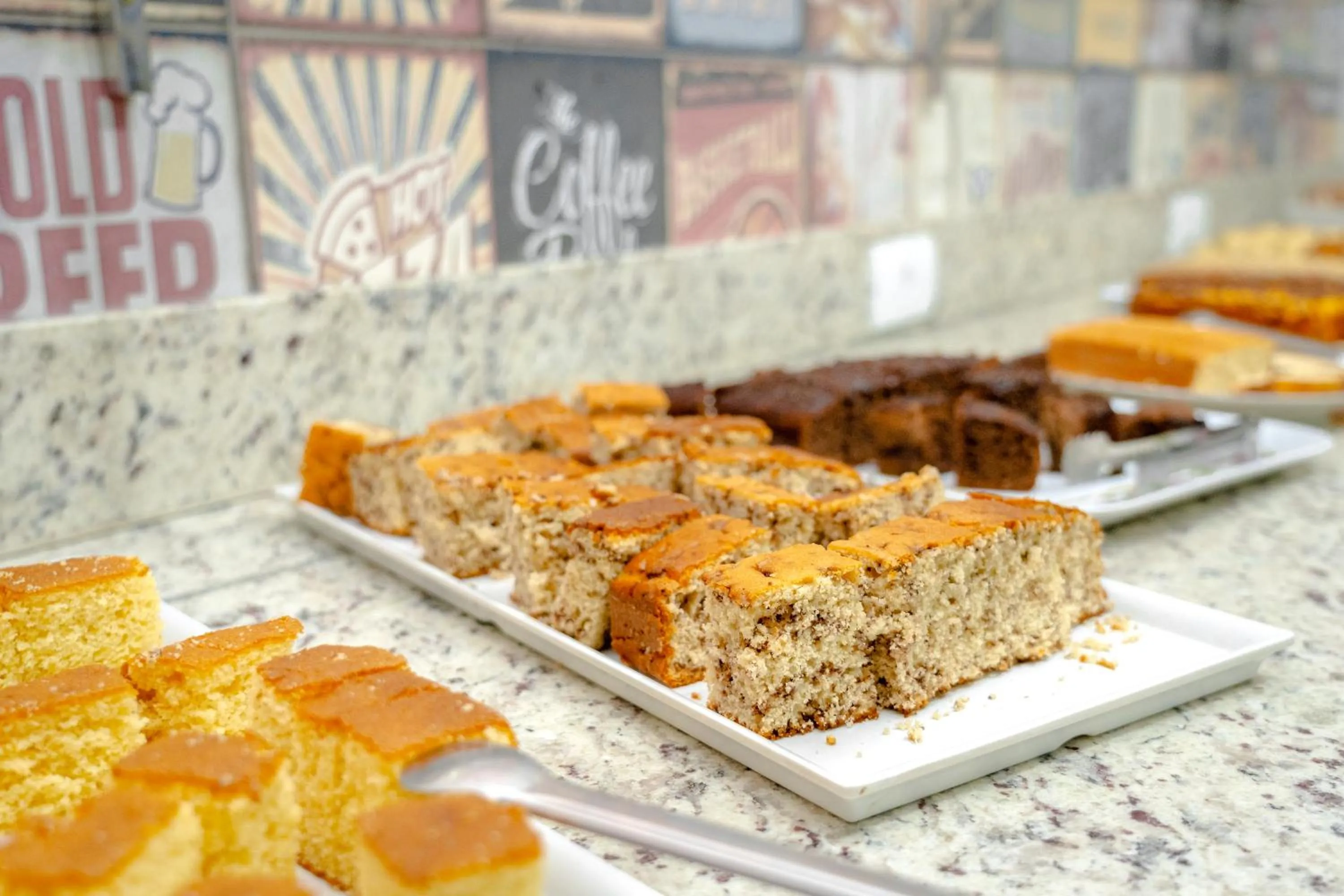 Buffet breakfast in VELINN Hotel Natureza Foz