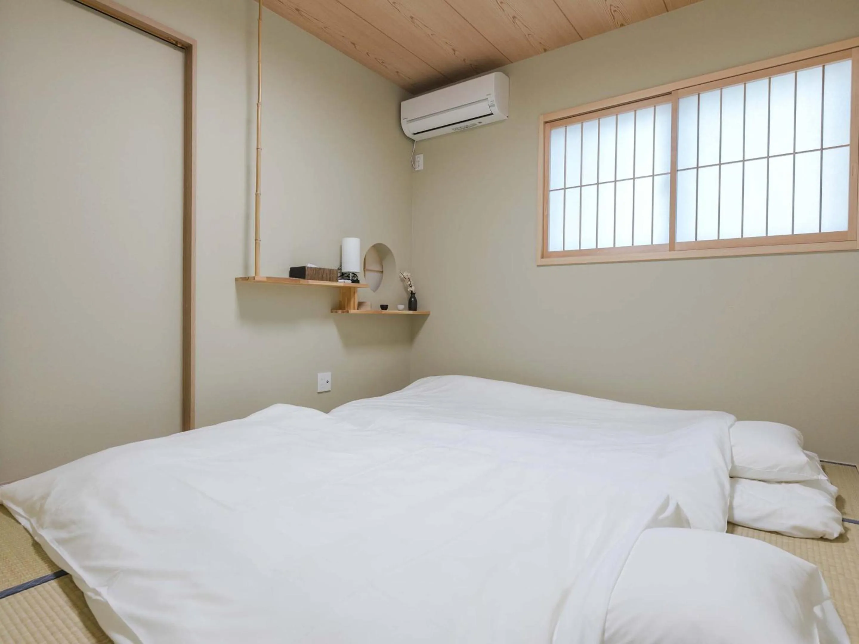 Bedroom, Bed in Kyo no yado BOTAN