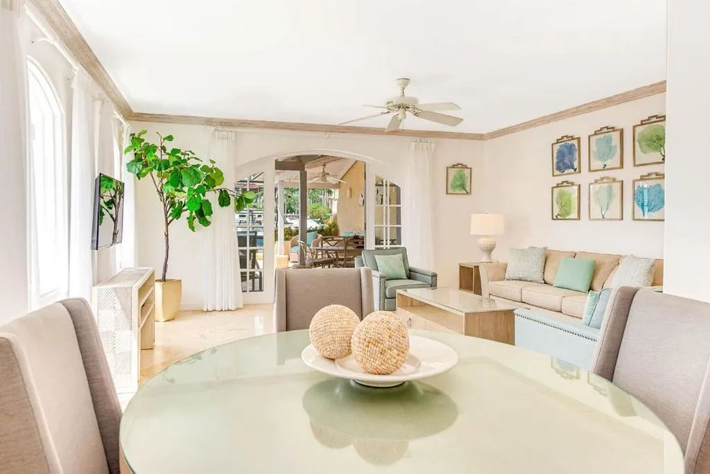 Living room in Port St. Charles