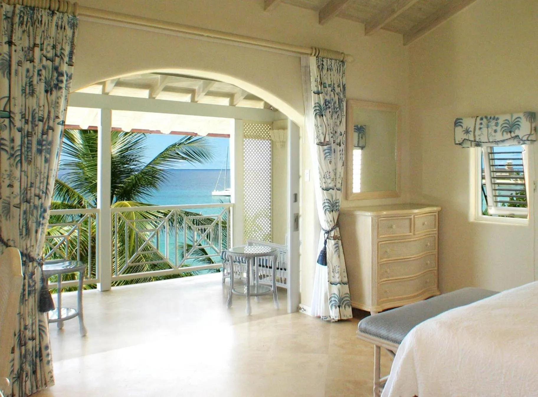 Day, Bed in Port St. Charles