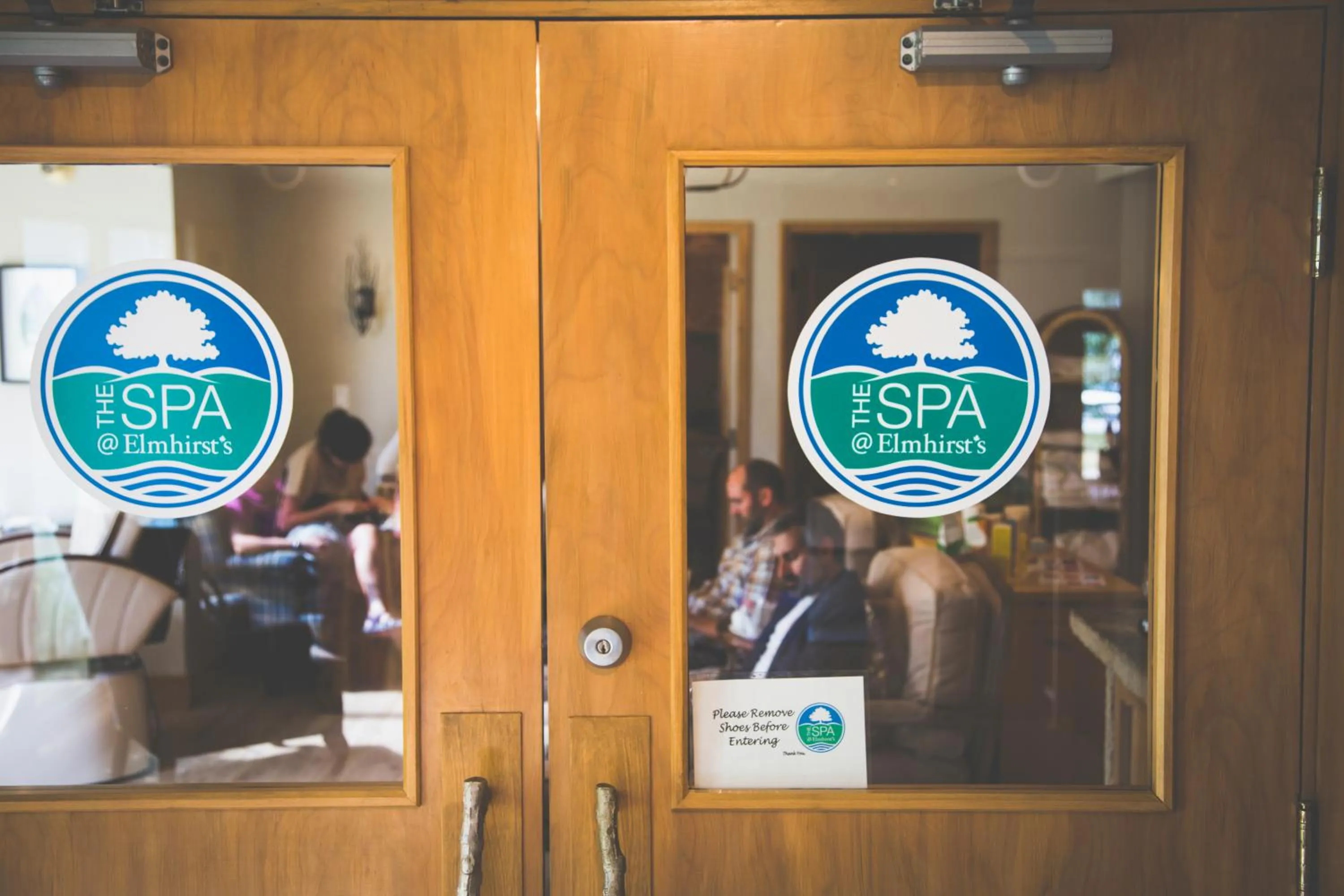 Massage in Elmhirst's Resort