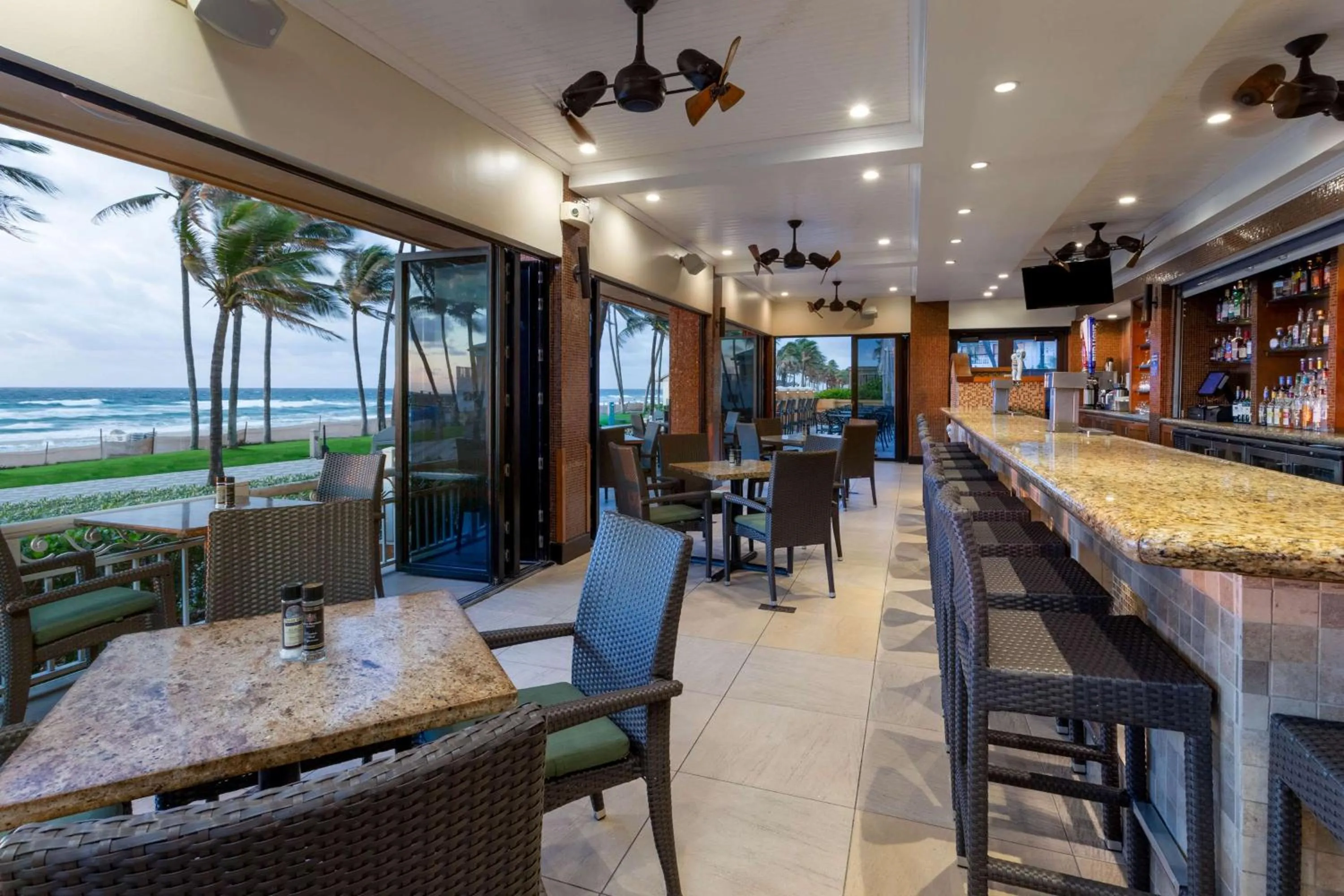 Restaurant/places to eat in Wyndham Deerfield Beach Resort